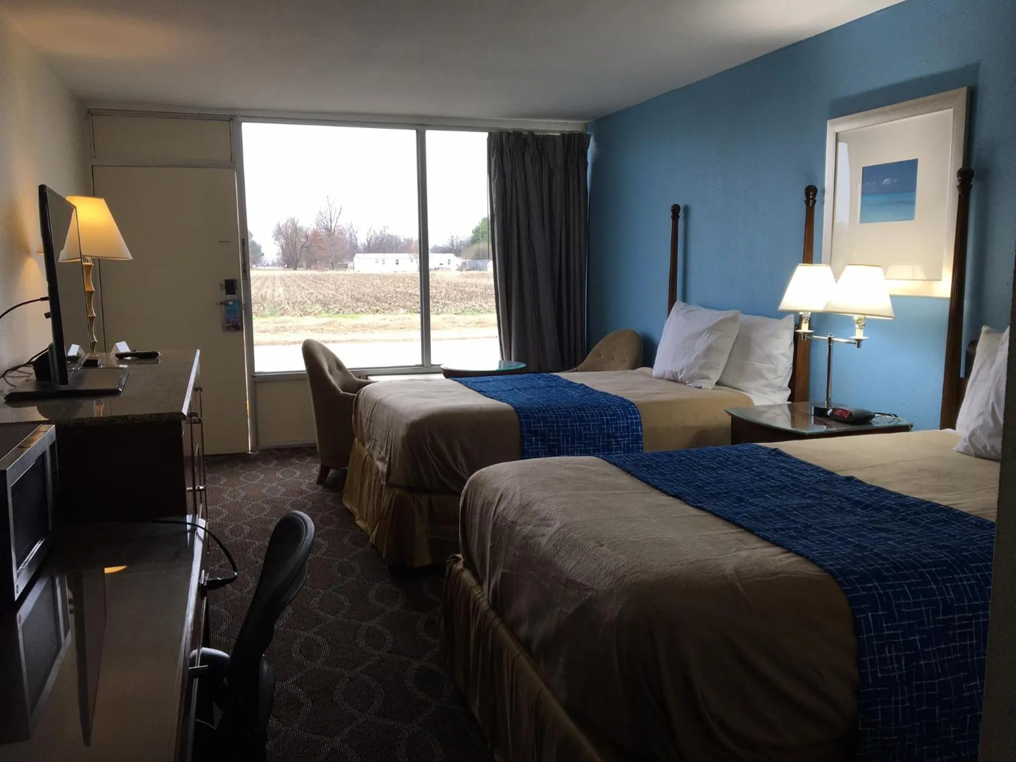 View (from property/room), Bed in Travel Inn