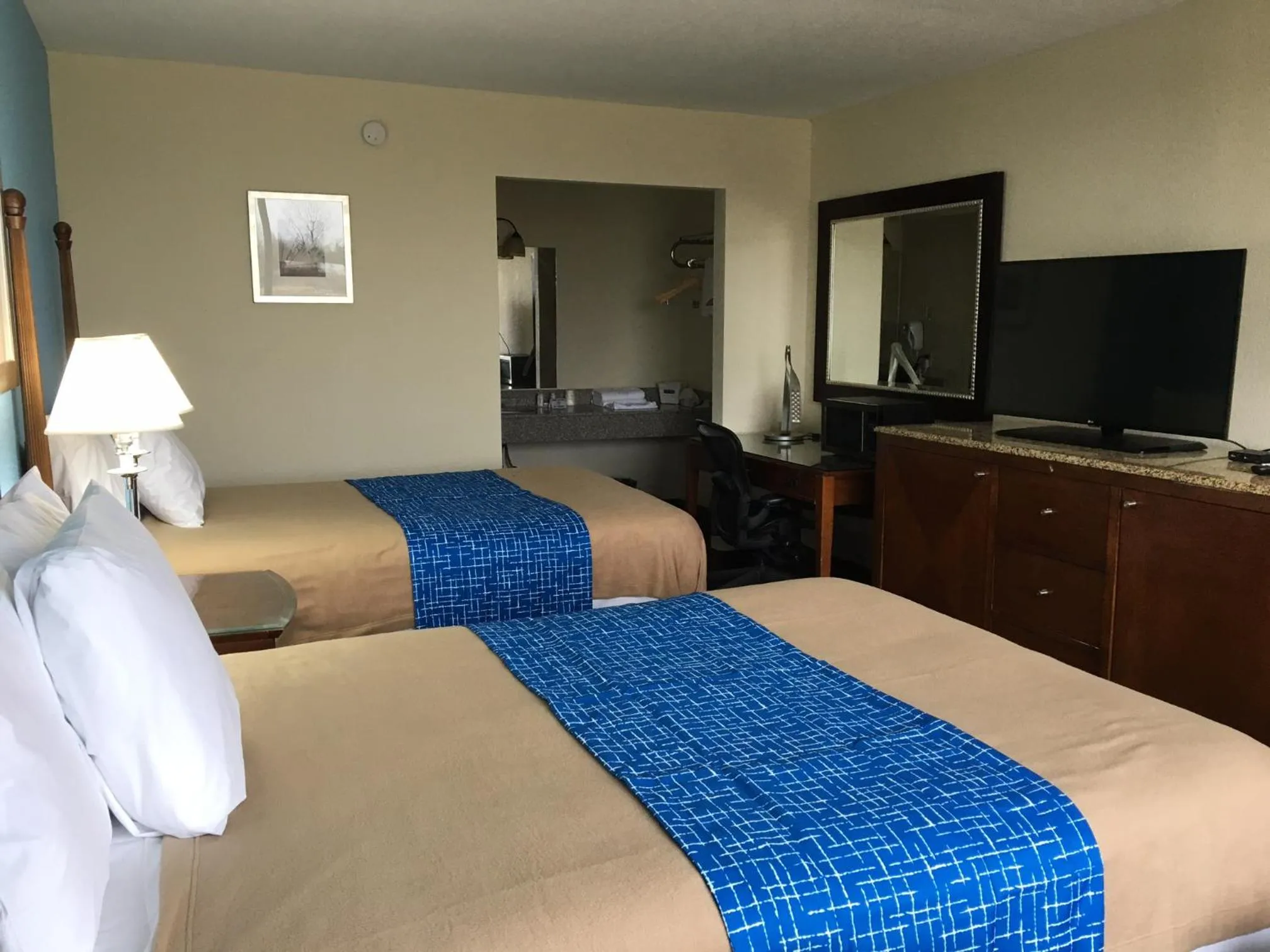 Budget Double Room in Travel Inn
