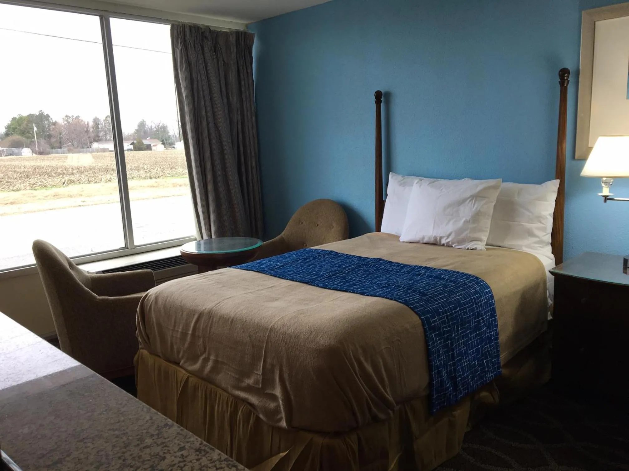 View (from property/room), Bed in Travel Inn