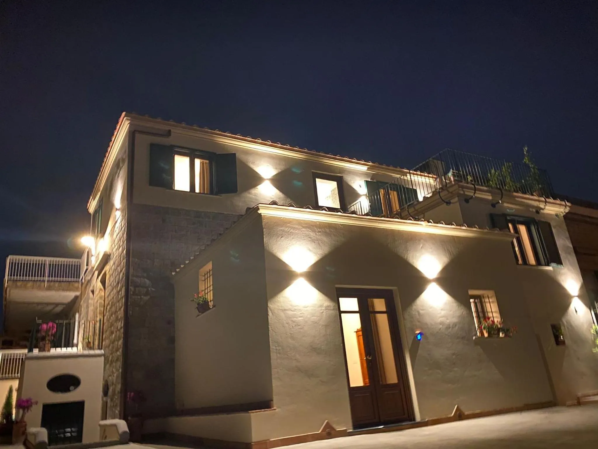 Property building in Casa Fifina Rooms