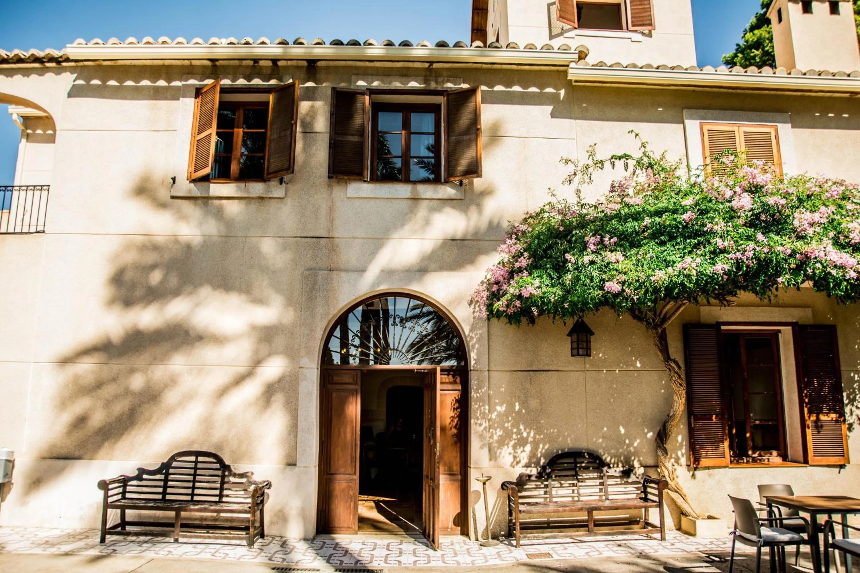 Property building in Hotel Torre San Juan