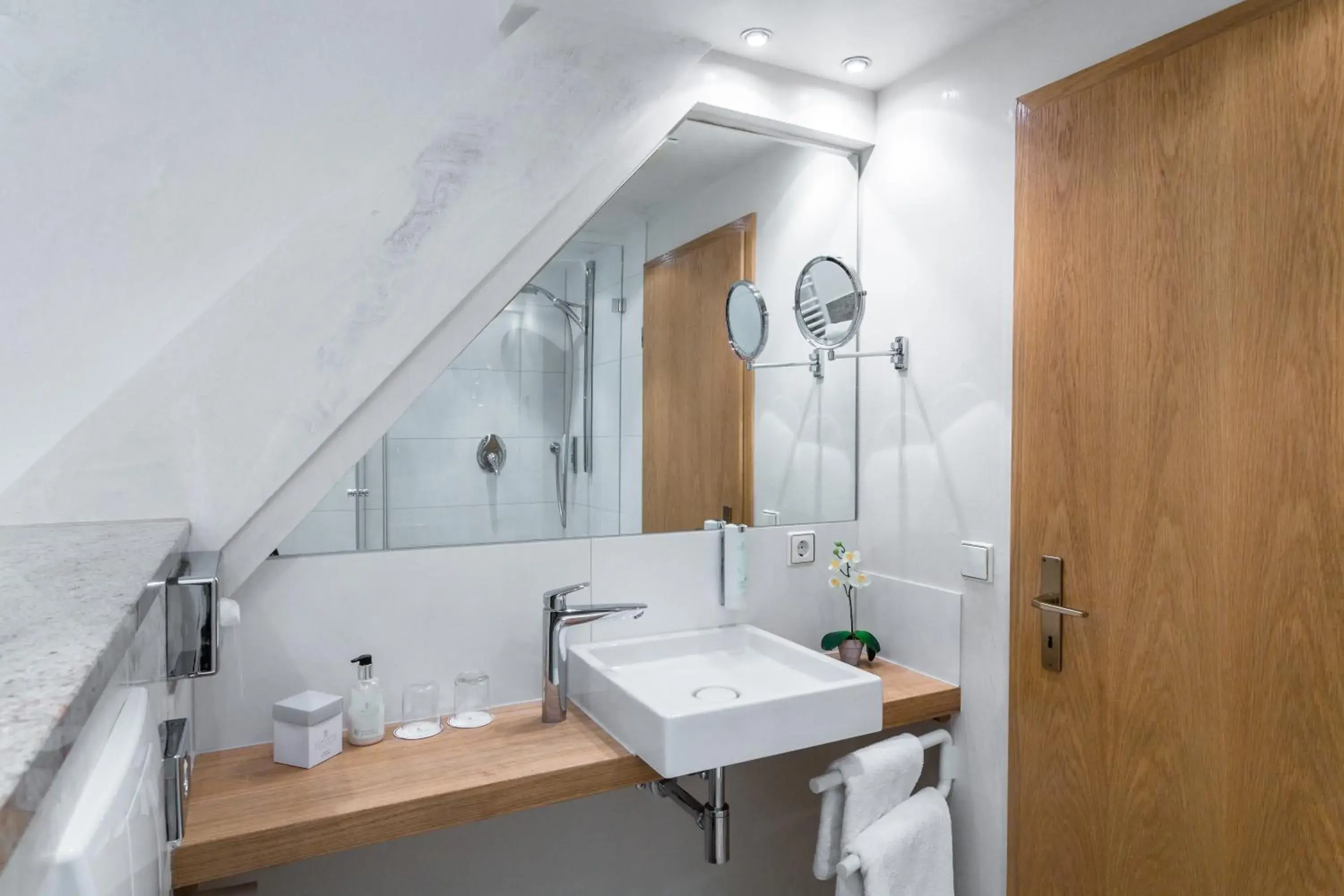 Single Room with Balcony - single occupancy in Romantik Hotel Rindenmühle Single Room with Balcony - single occupancy in Romantik Hotel Rindenmühle