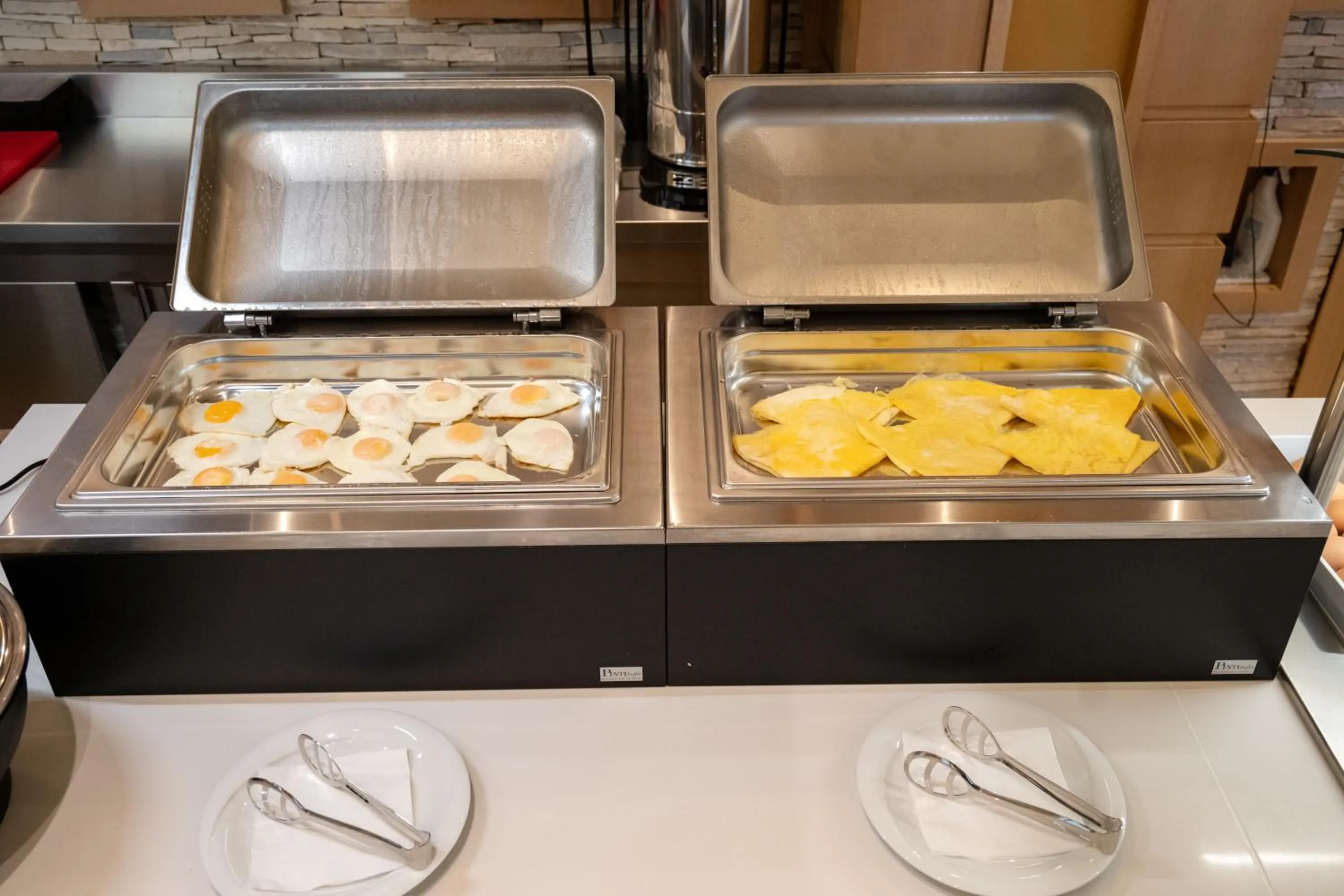 Food in Nia Boutique Hotel by Rapo's Resort