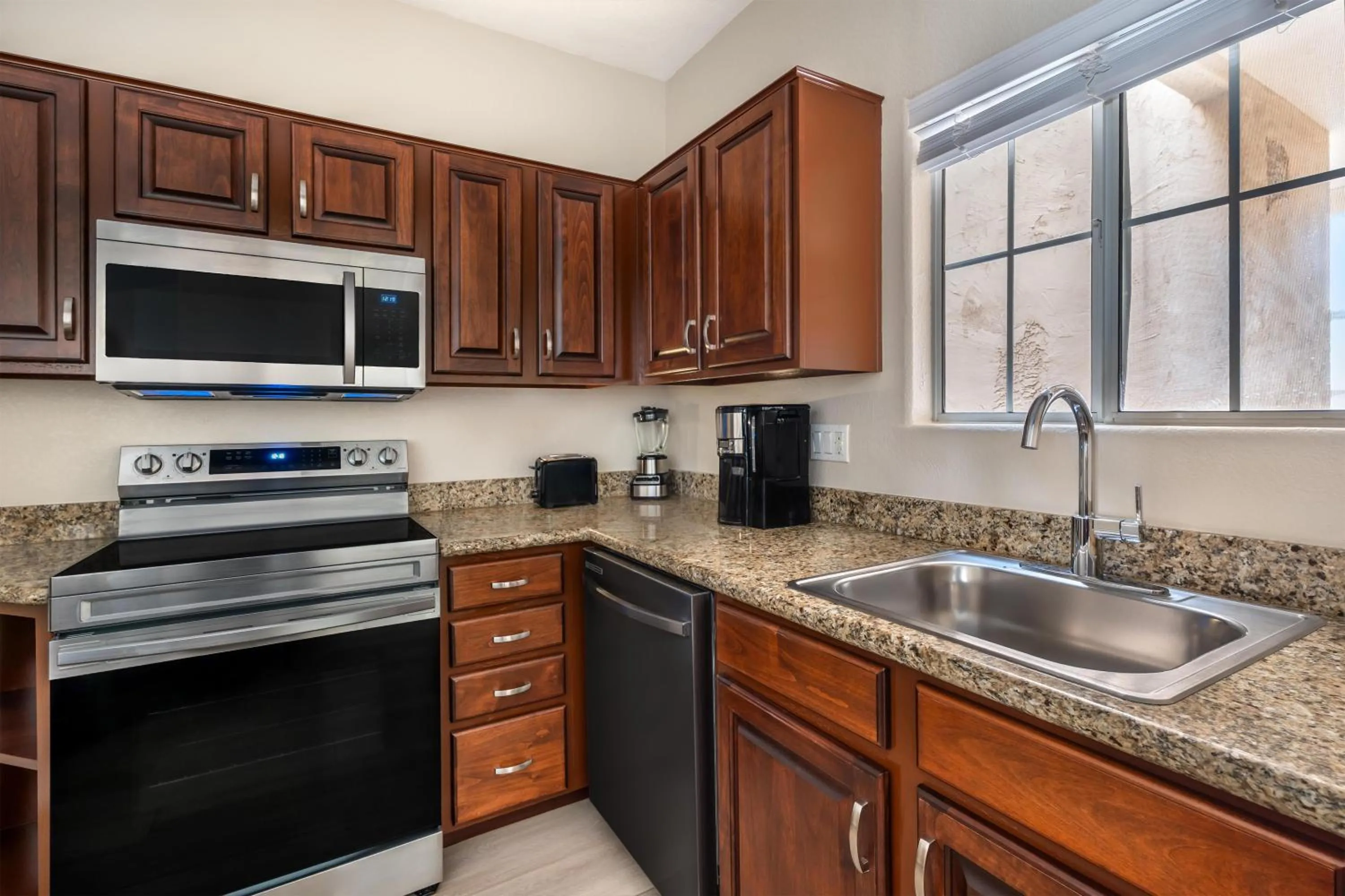 Kitchen or kitchenette in Hilton Vacation Club Scottsdale Villa Mirage