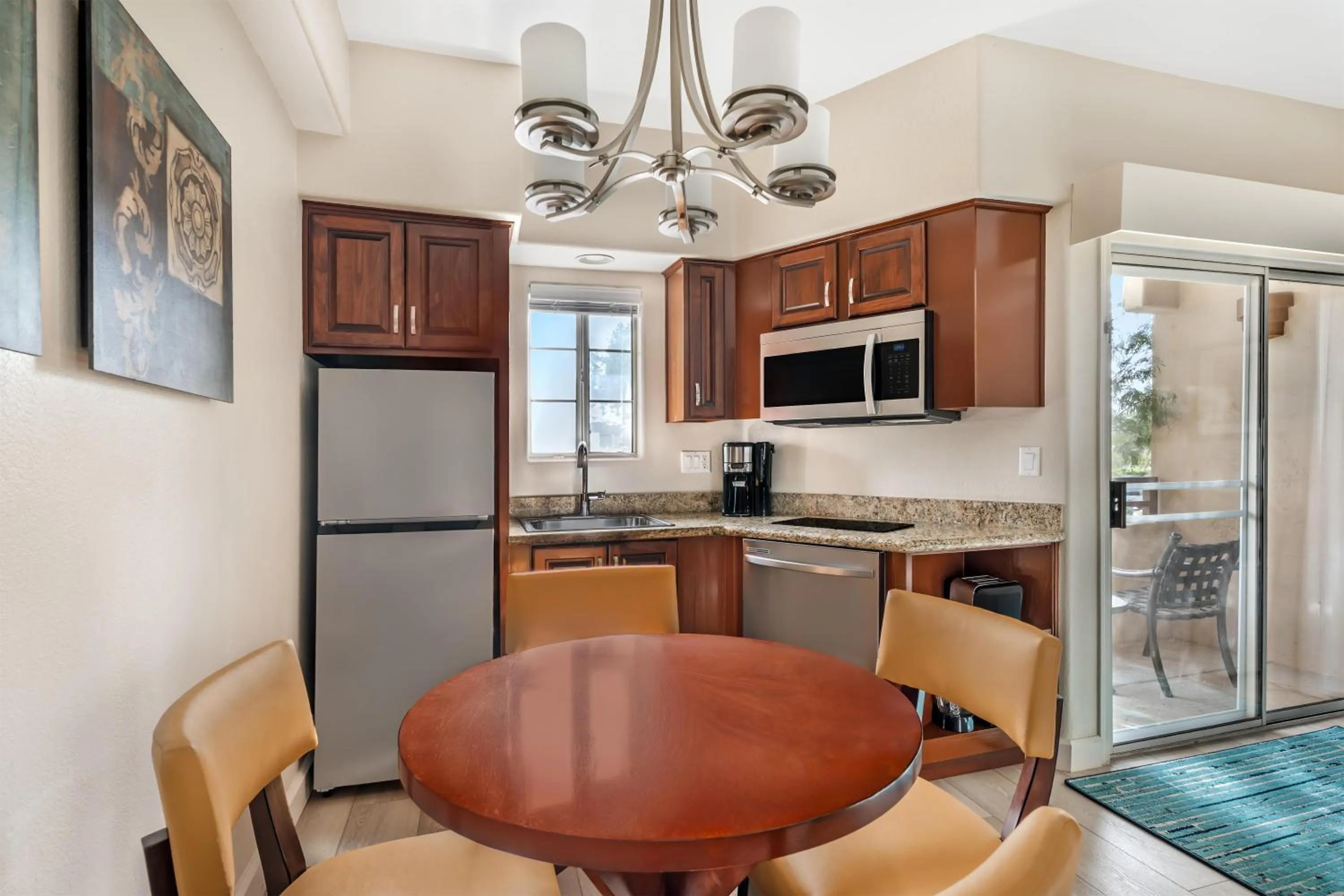 Kitchen or kitchenette in Hilton Vacation Club Scottsdale Villa Mirage