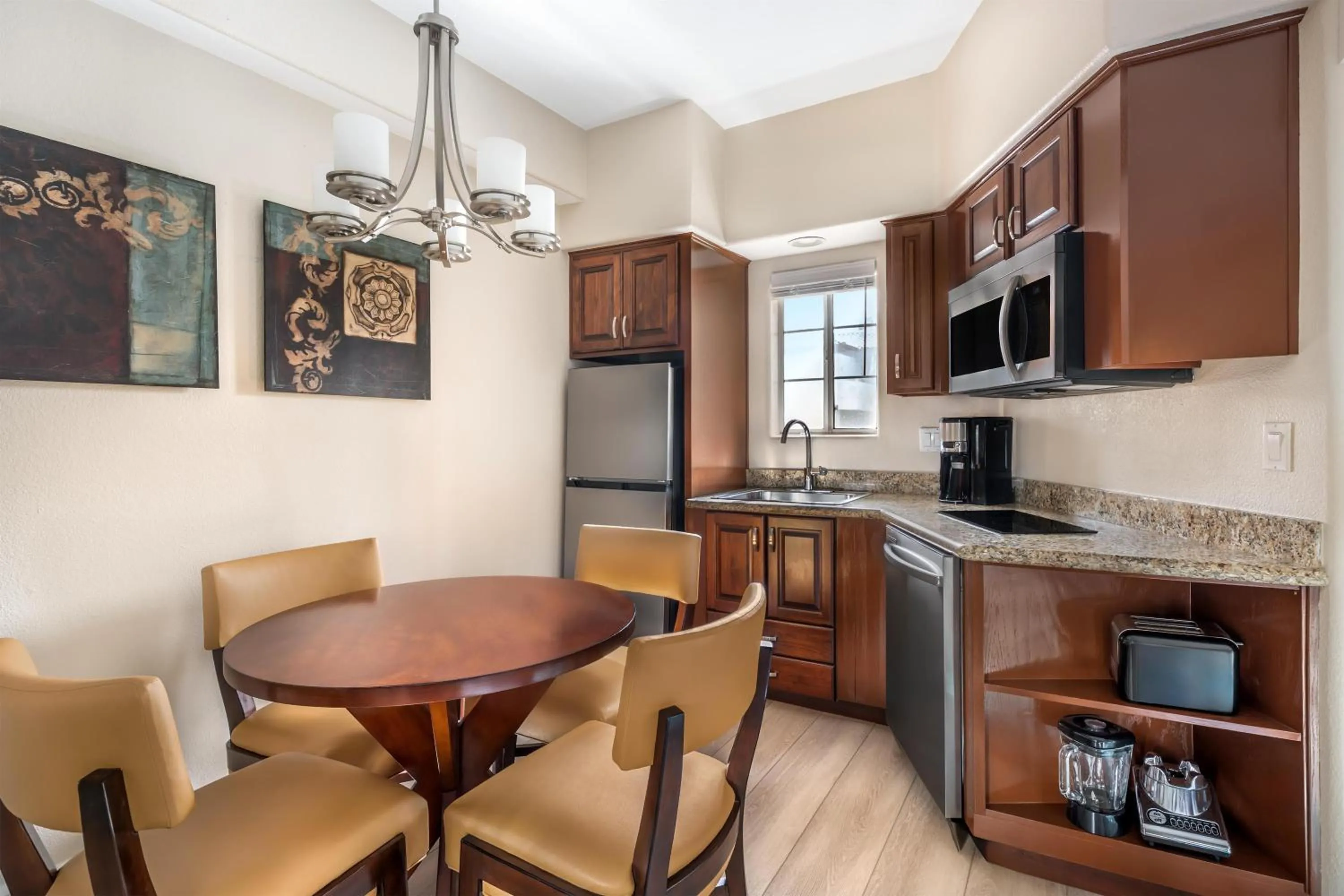 Kitchen or kitchenette in Hilton Vacation Club Scottsdale Villa Mirage
