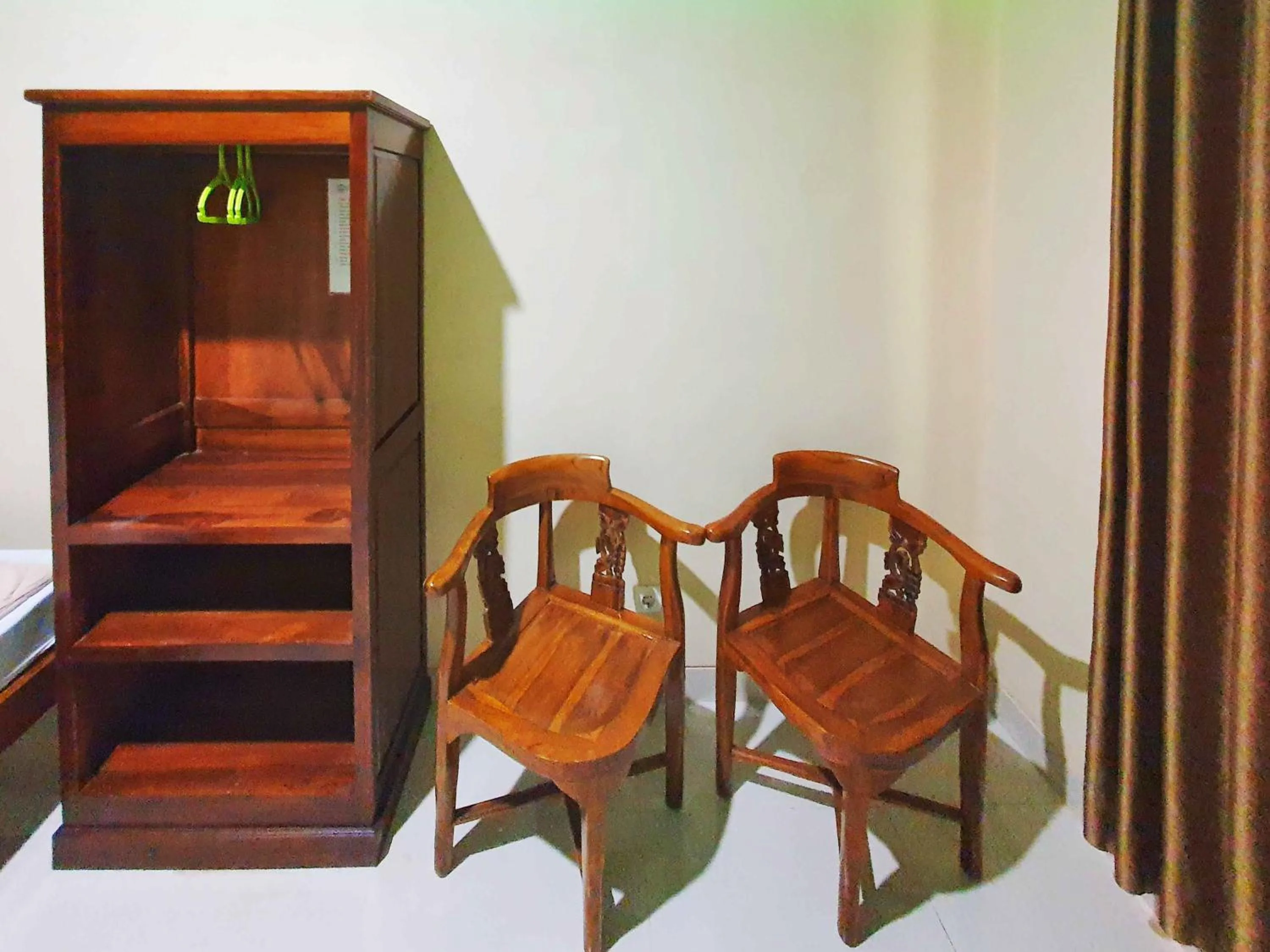 Seating area in RedDoorz Syariah at Graha Adi Karya Kartasura