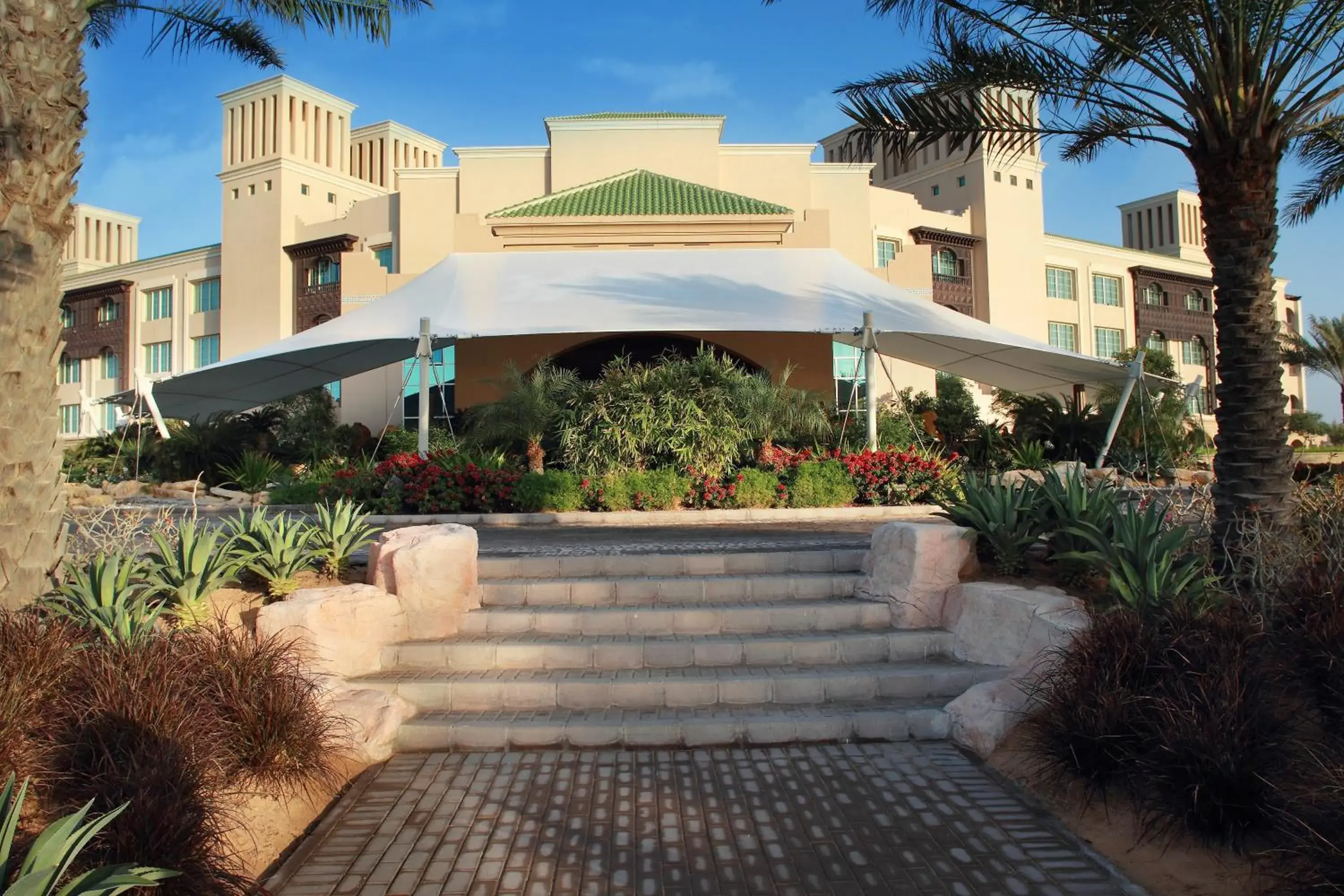Facade/entrance in Anantara Desert Islands Resort & Spa Facade/entrance in Anantara Desert Islands Resort & Spa