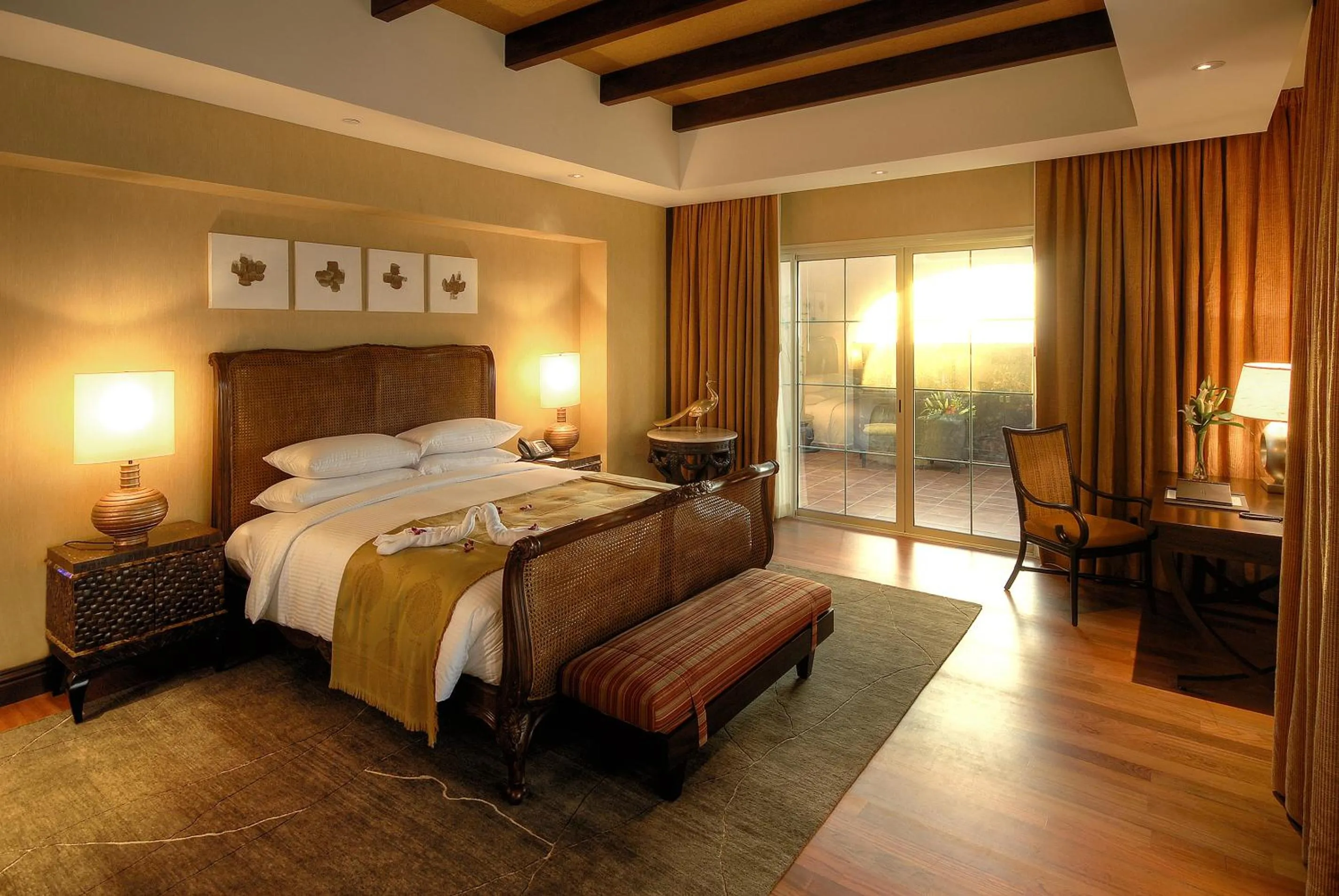 Bedroom, Bed in Anantara Desert Islands Resort & Spa