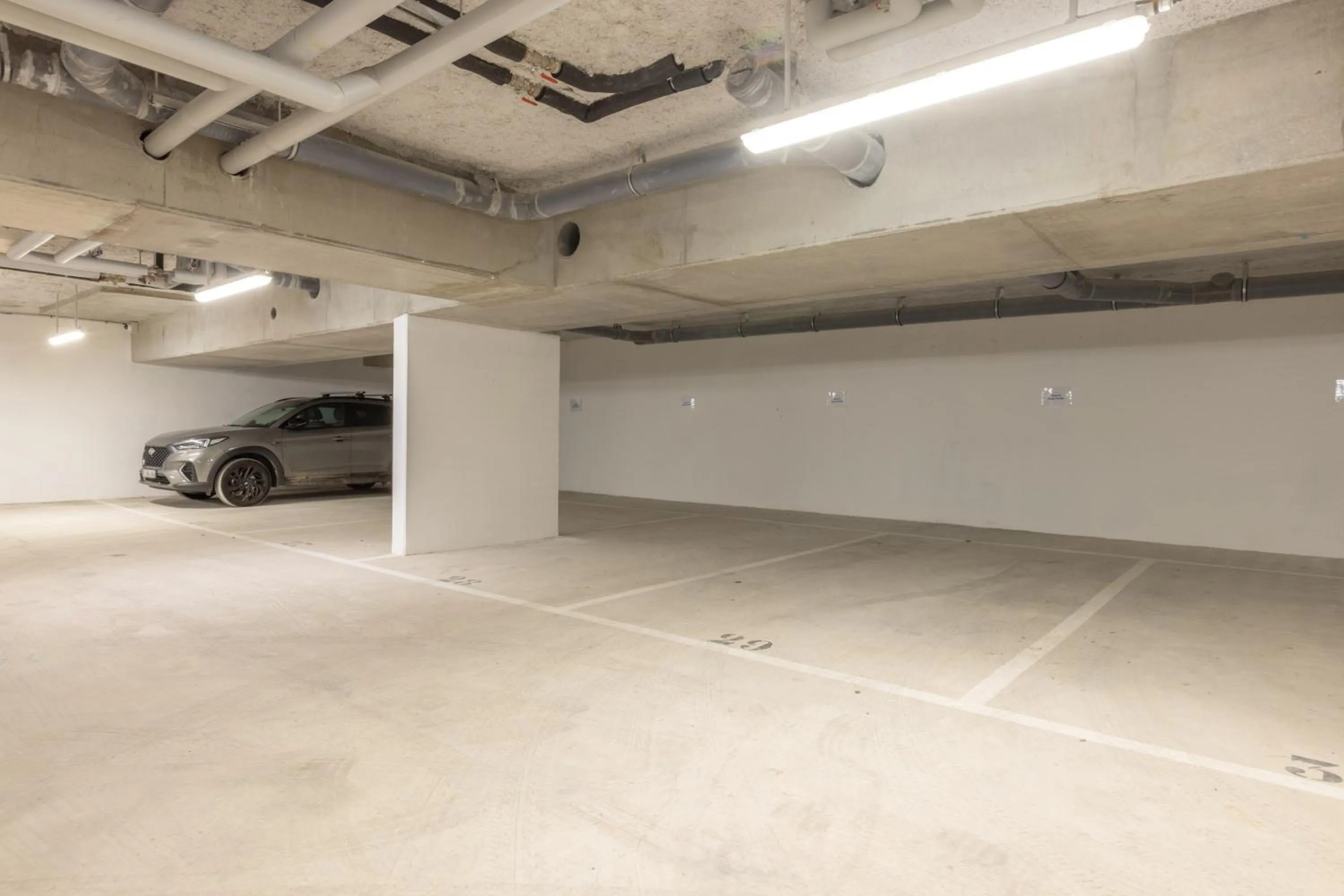 Parking in Edgar Suites Levallois – Jules Verne