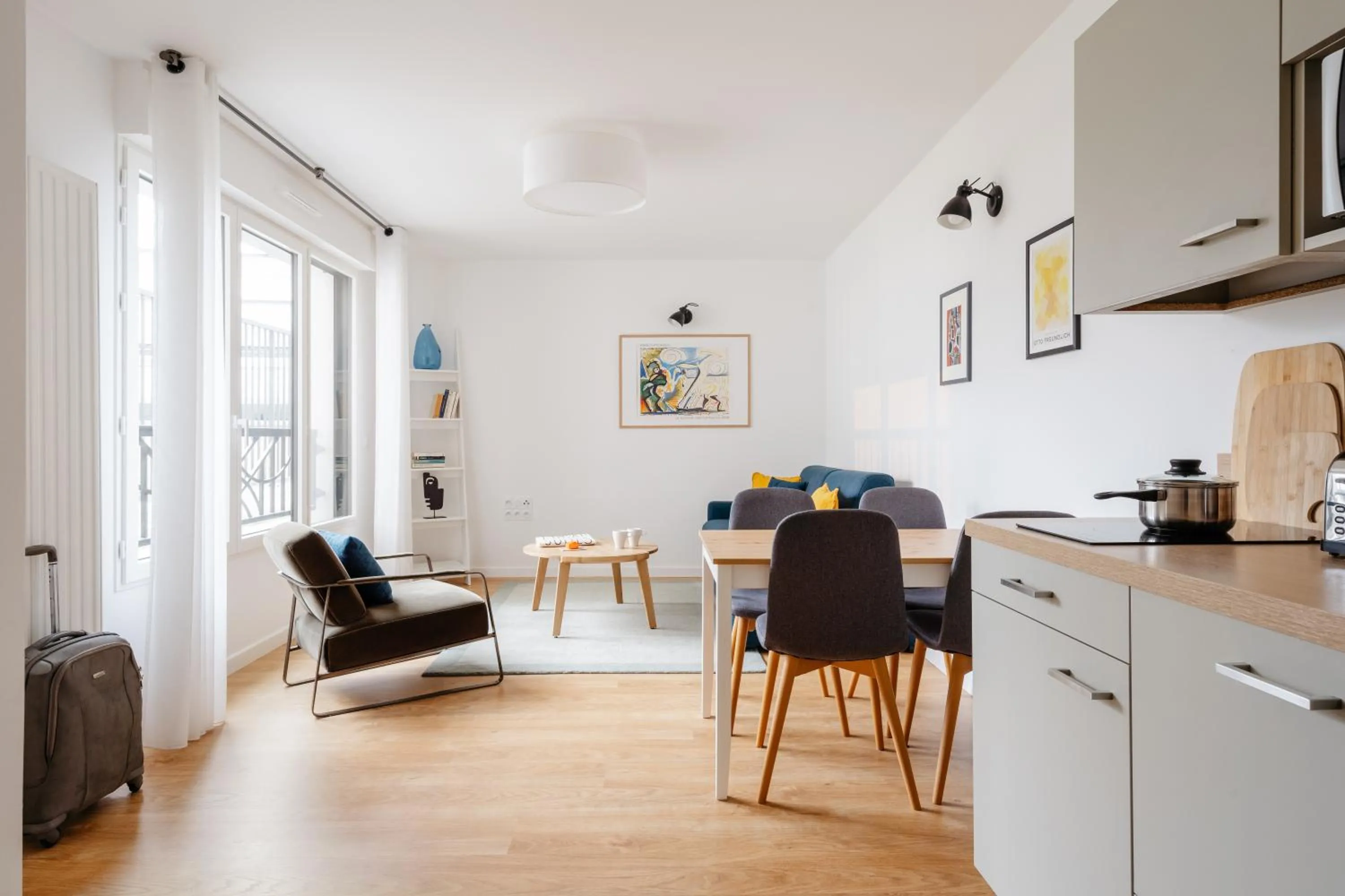 Living room in Edgar Suites Levallois – Jules Verne