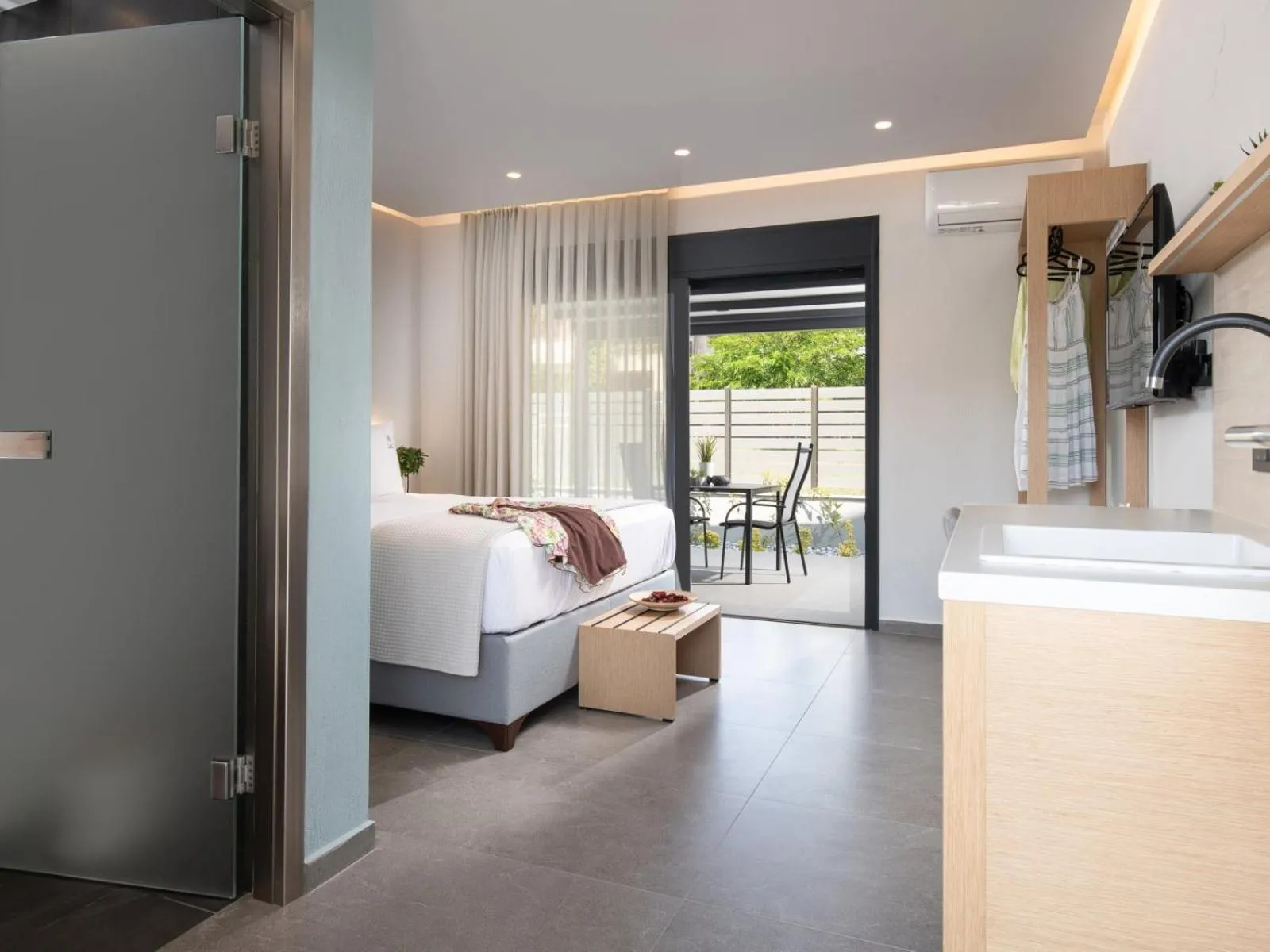 Bed in Aloe The Green Suites - Nikiti Halkidiki