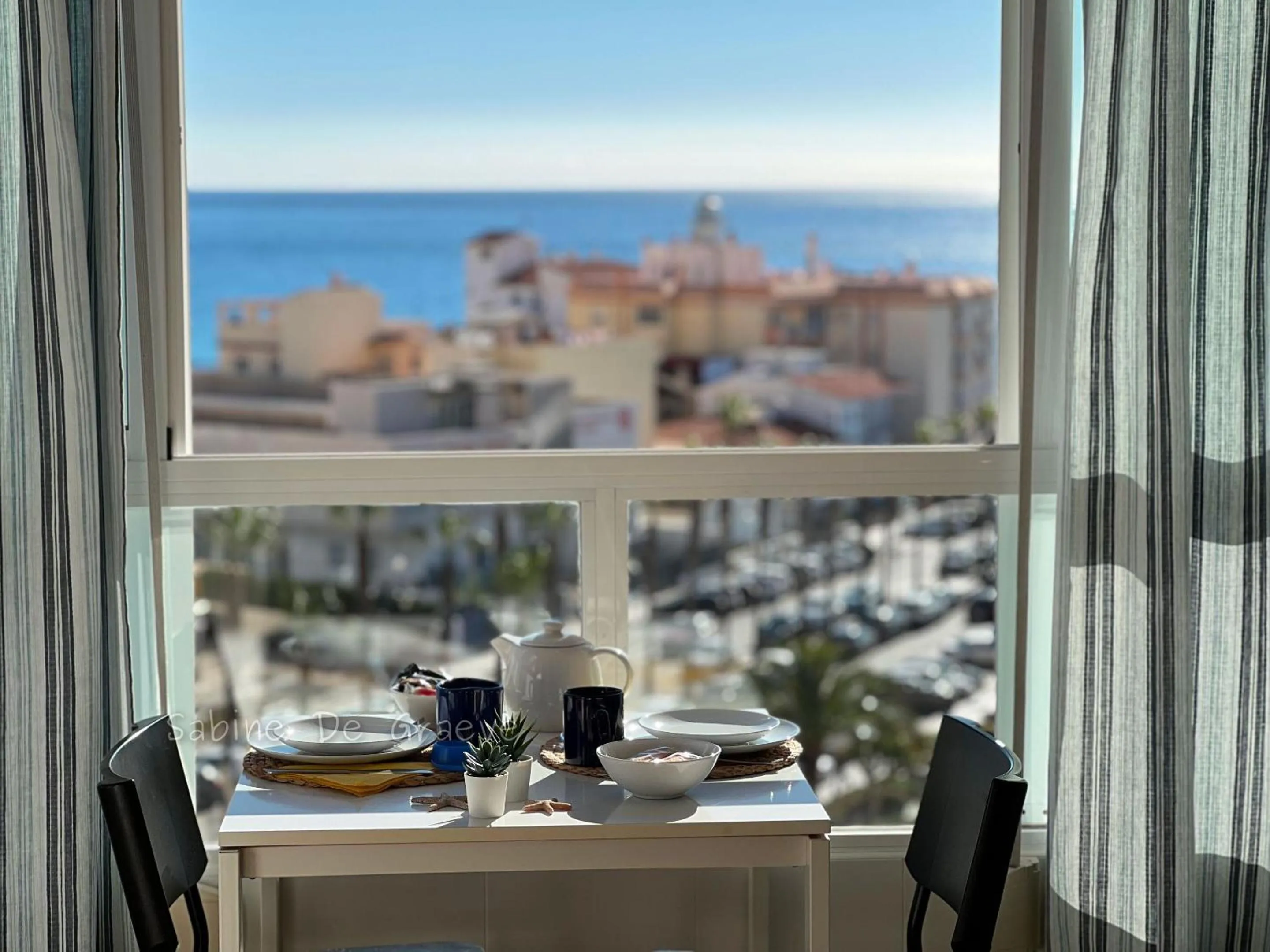 Dining area in Carabela-C704 Few steps from the beach, sand and pool Nerja