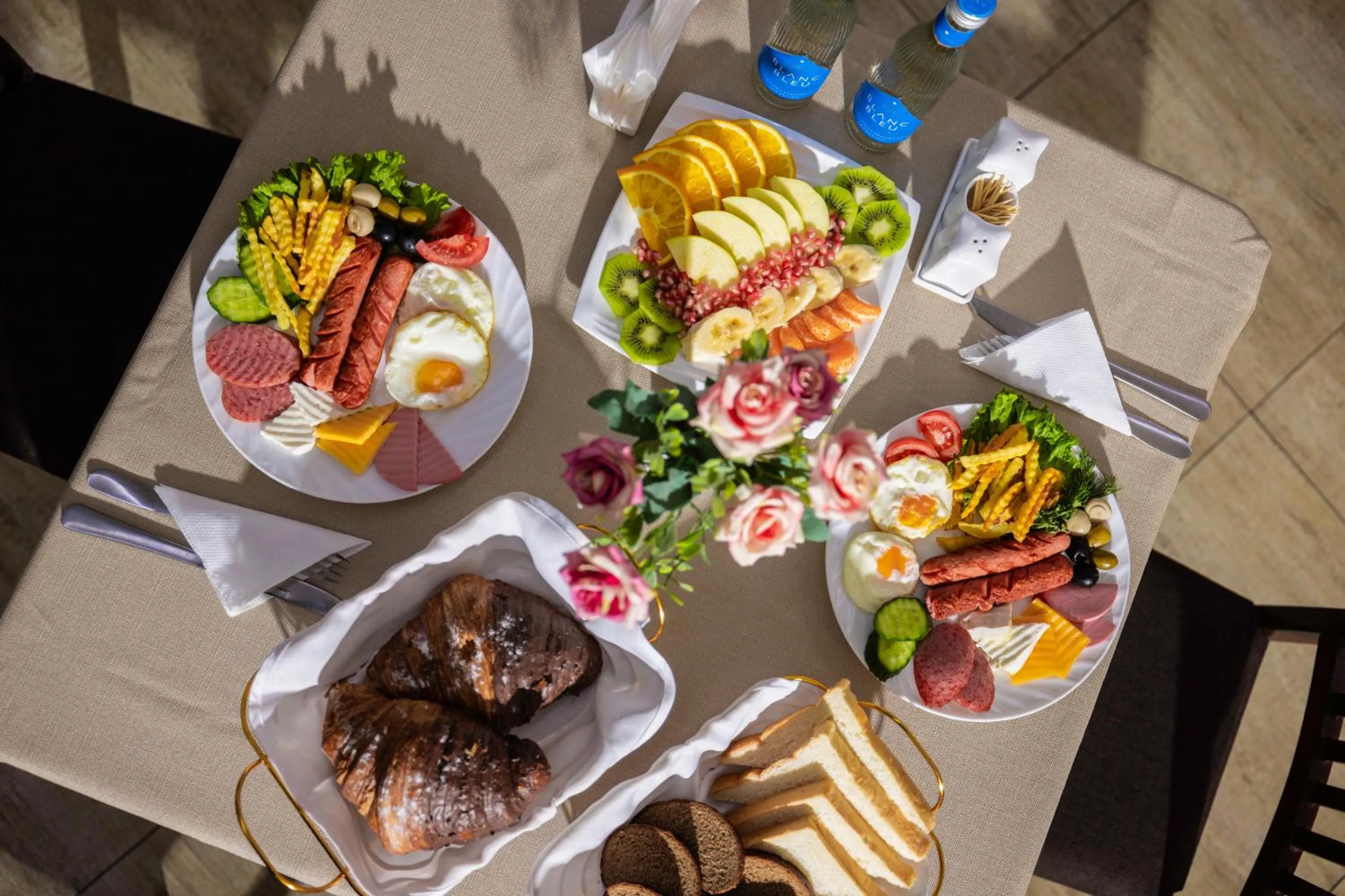 Restaurant/places to eat in Art Regency Premium Hotel, Free Airport Shuttle Service