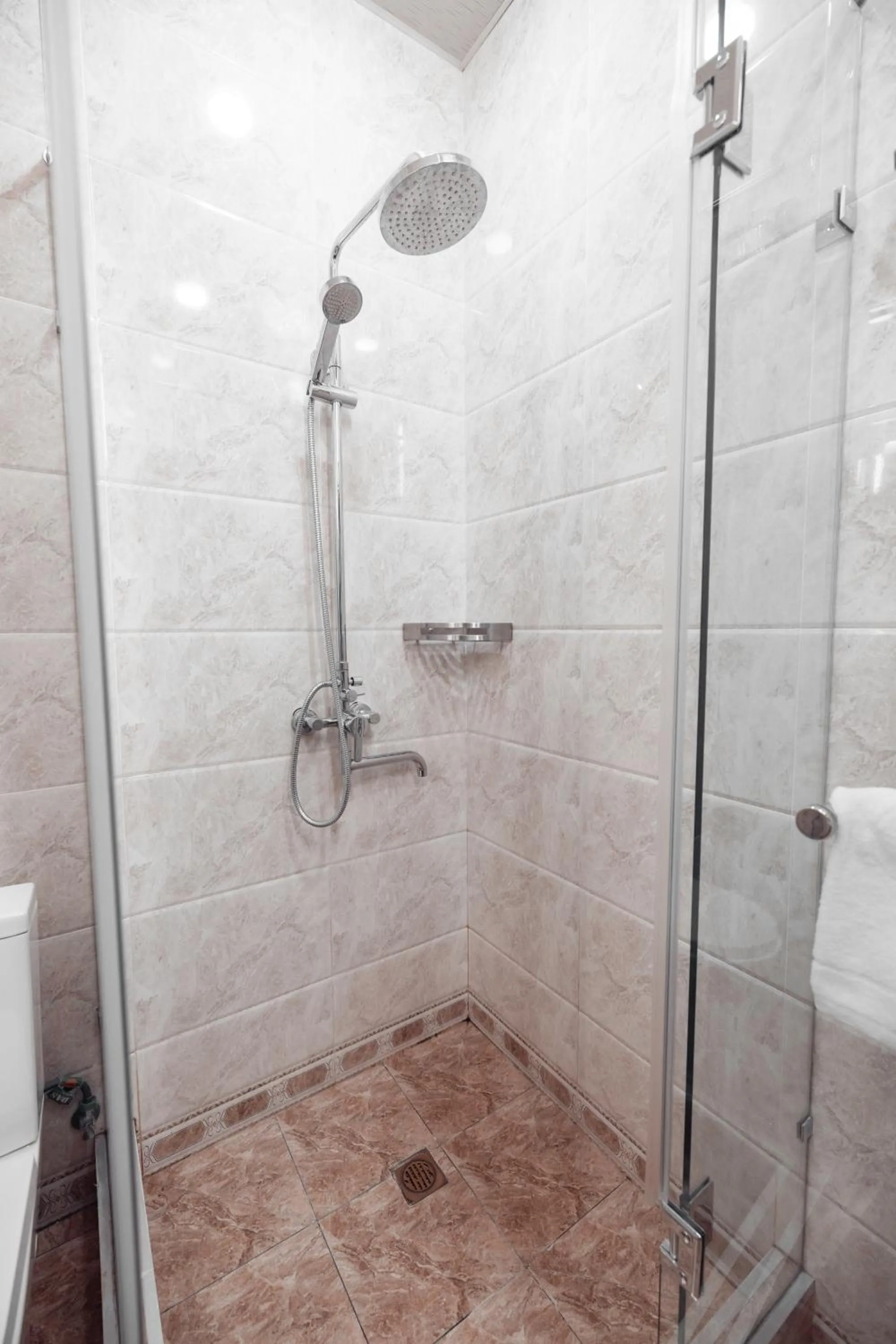 Shower in Art Regency Premium Hotel, Free Airport Shuttle Service