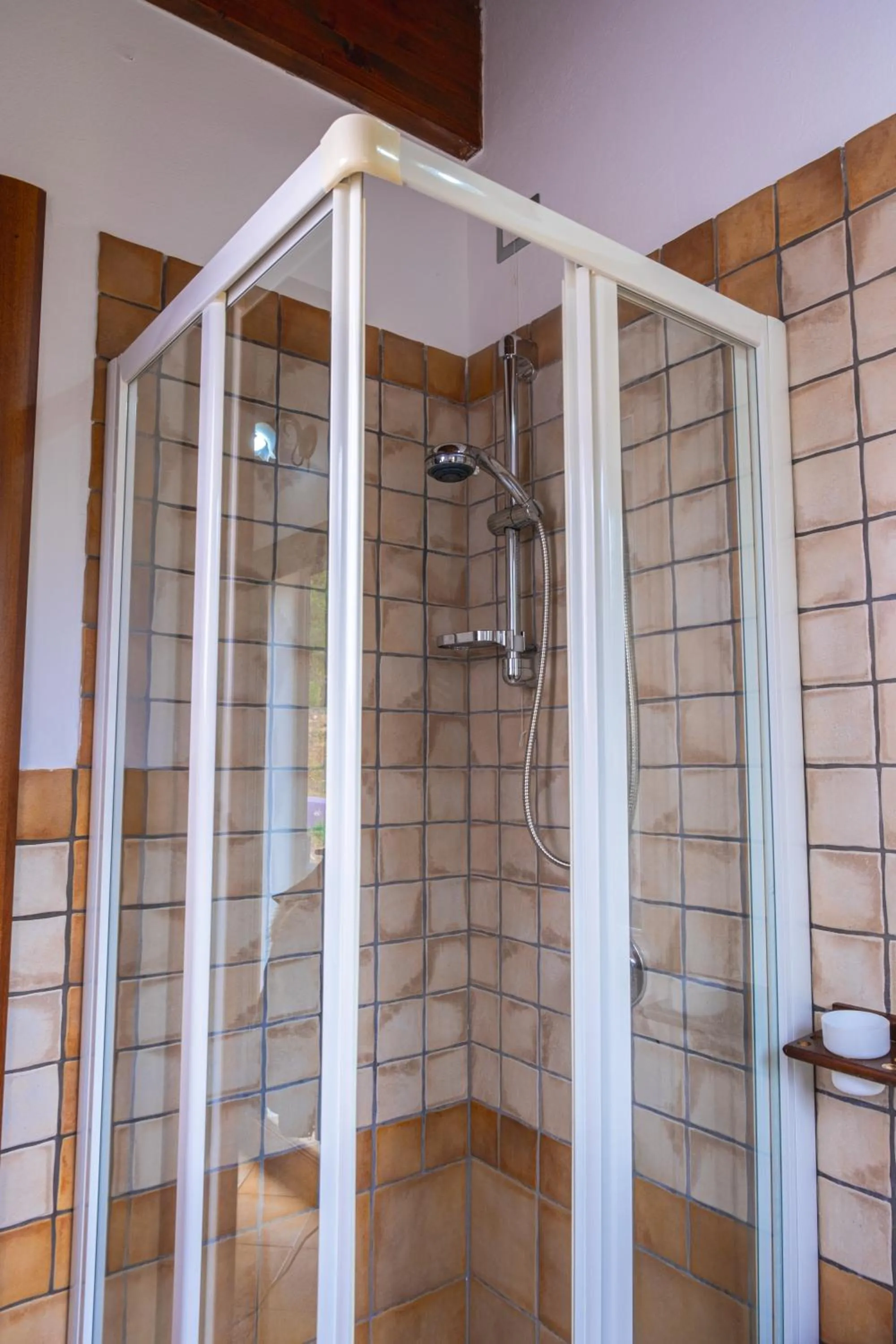 Shower in Funtana'e Mari