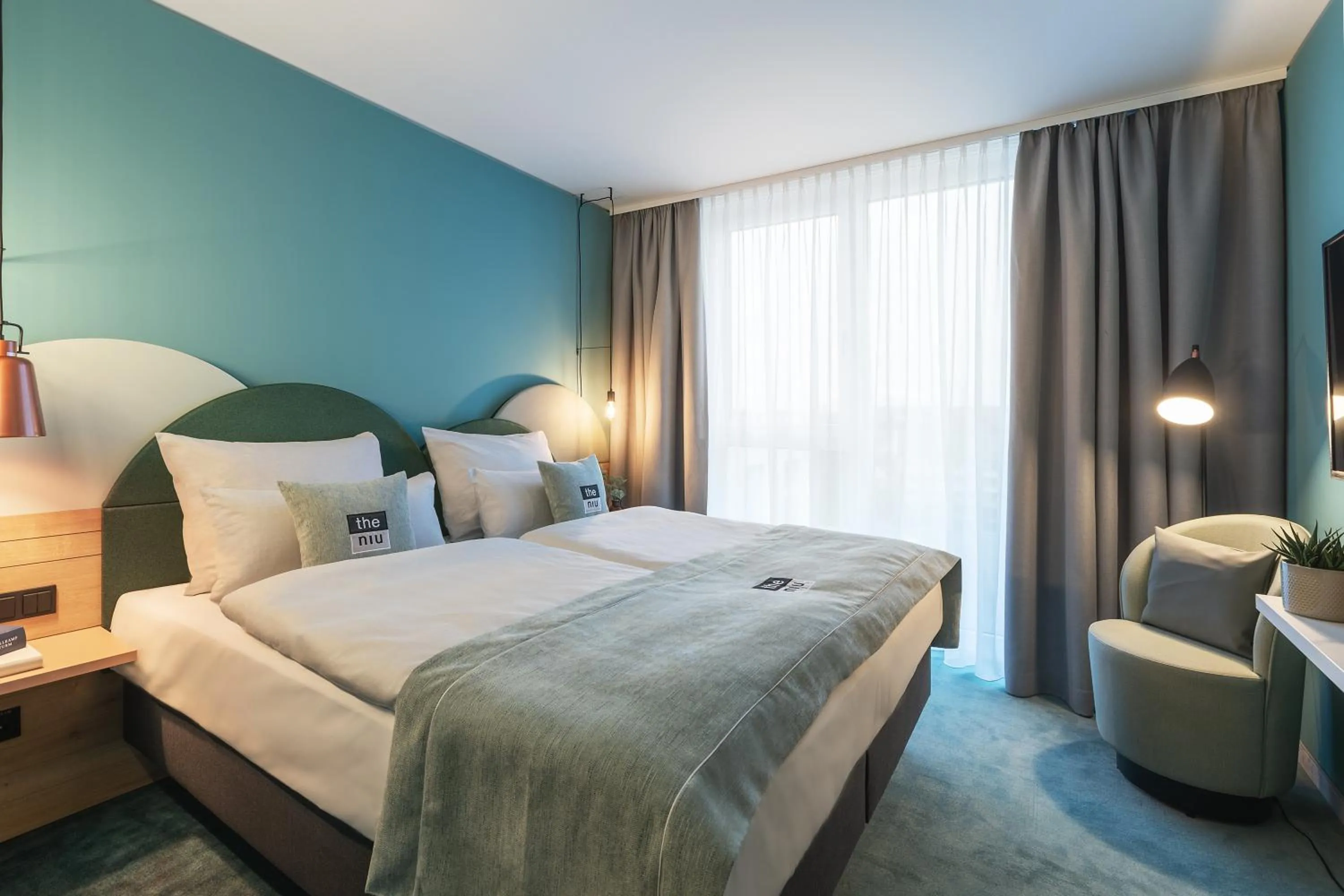 Photo of the whole room, Bed in Holiday Inn - the niu, Cure Erlangen by IHG