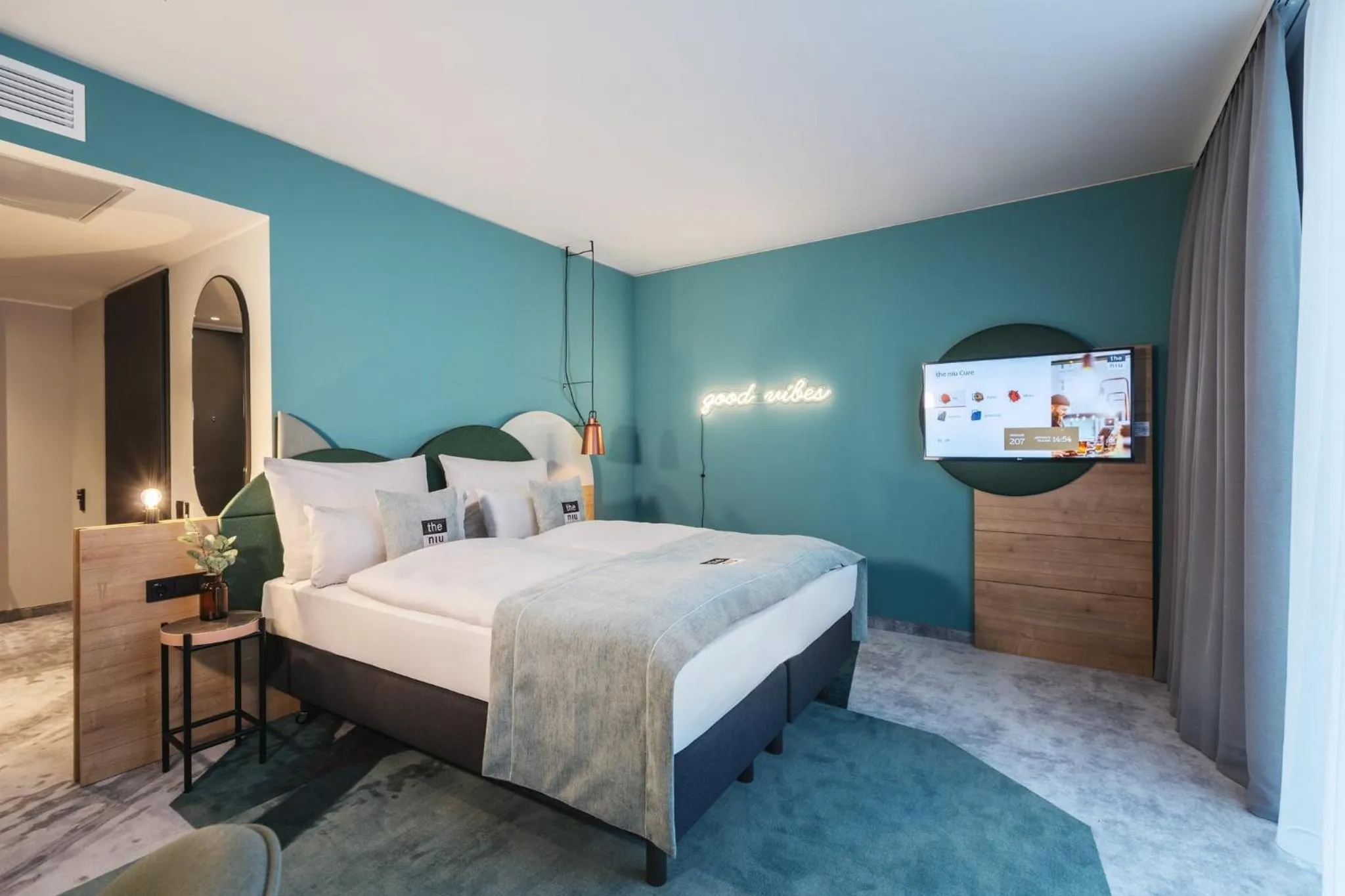 Photo of the whole room, Bed in Holiday Inn - the niu, Cure Erlangen by IHG