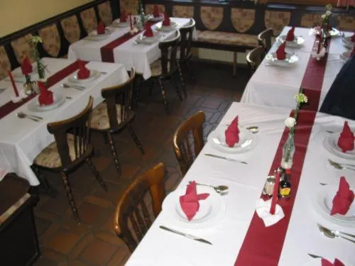 Restaurant/places to eat in Gasthof Schwarzer Bär