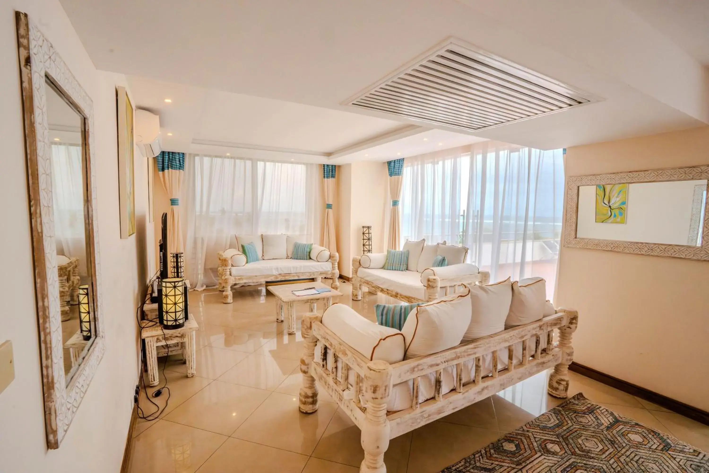 Living room, Bed in Kilua Residences by CityBlue, Mombasa Living room, Bed in Kilua Residences by CityBlue, Mombasa