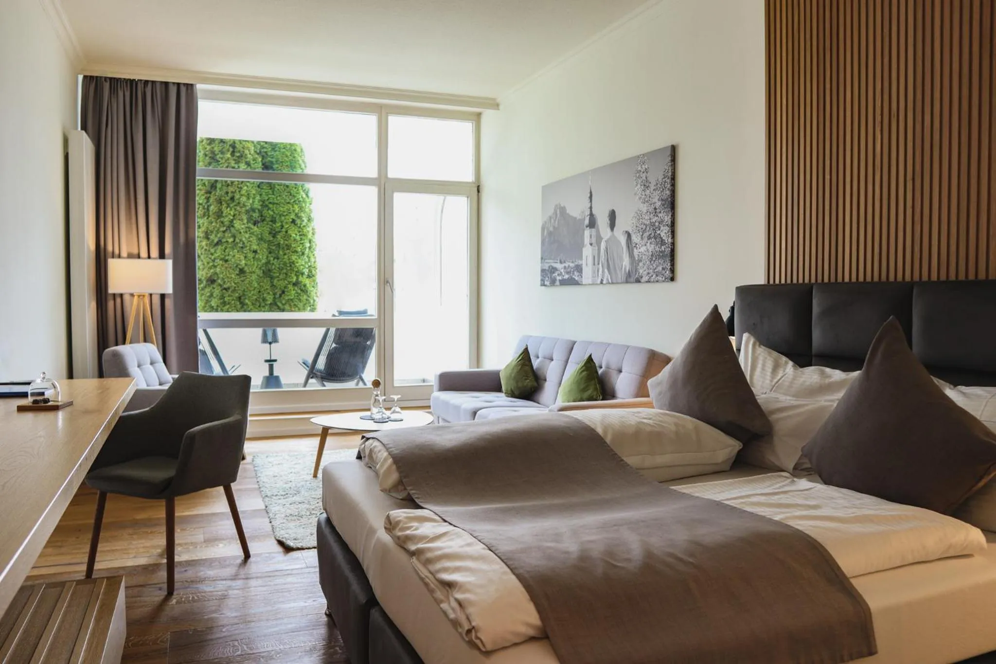 Photo of the whole room, Bed in Das Parkhotel