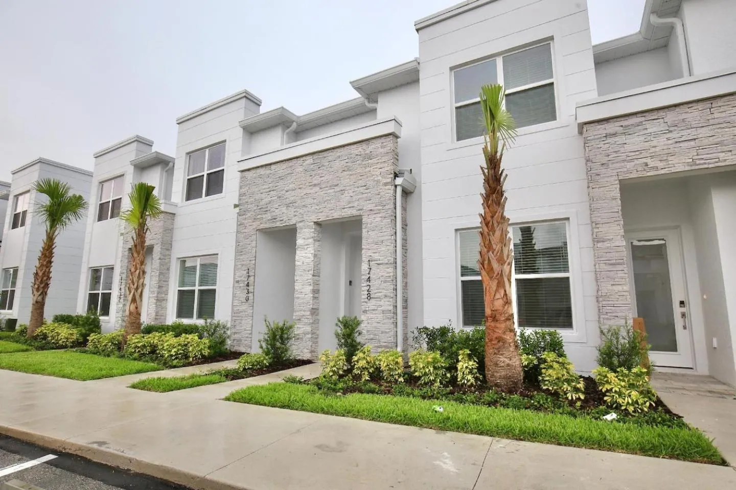 Amazing 3 bedroomloft townhouse in Hidden Forest, with private pool!