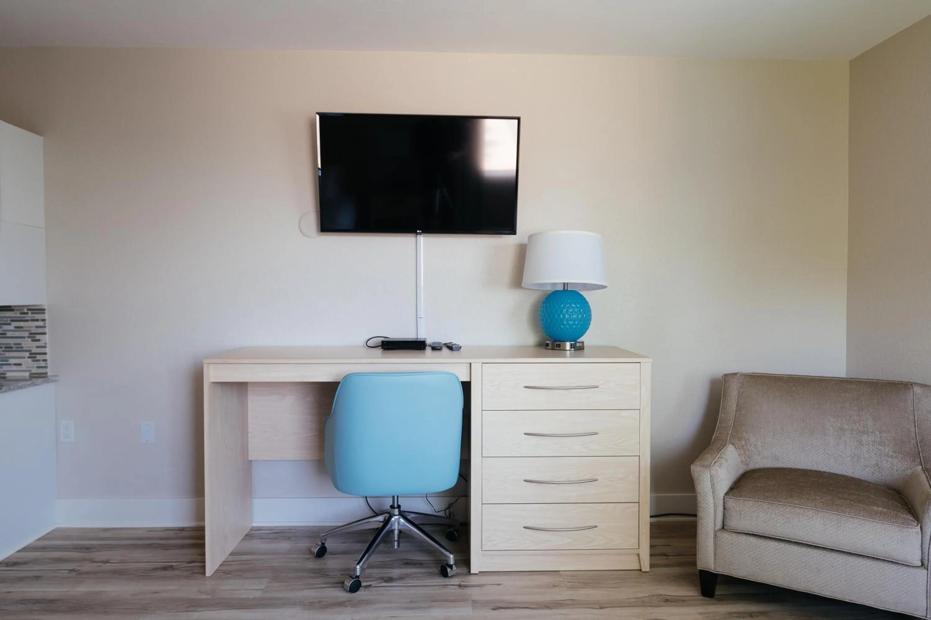 TV and multimedia in Kasa Gold Coast Inn Traverse City