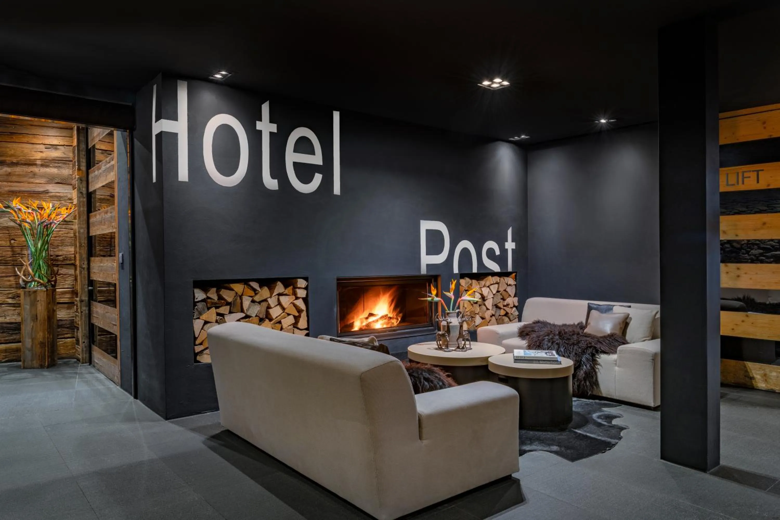 Lobby or reception in Unique Hotel Post