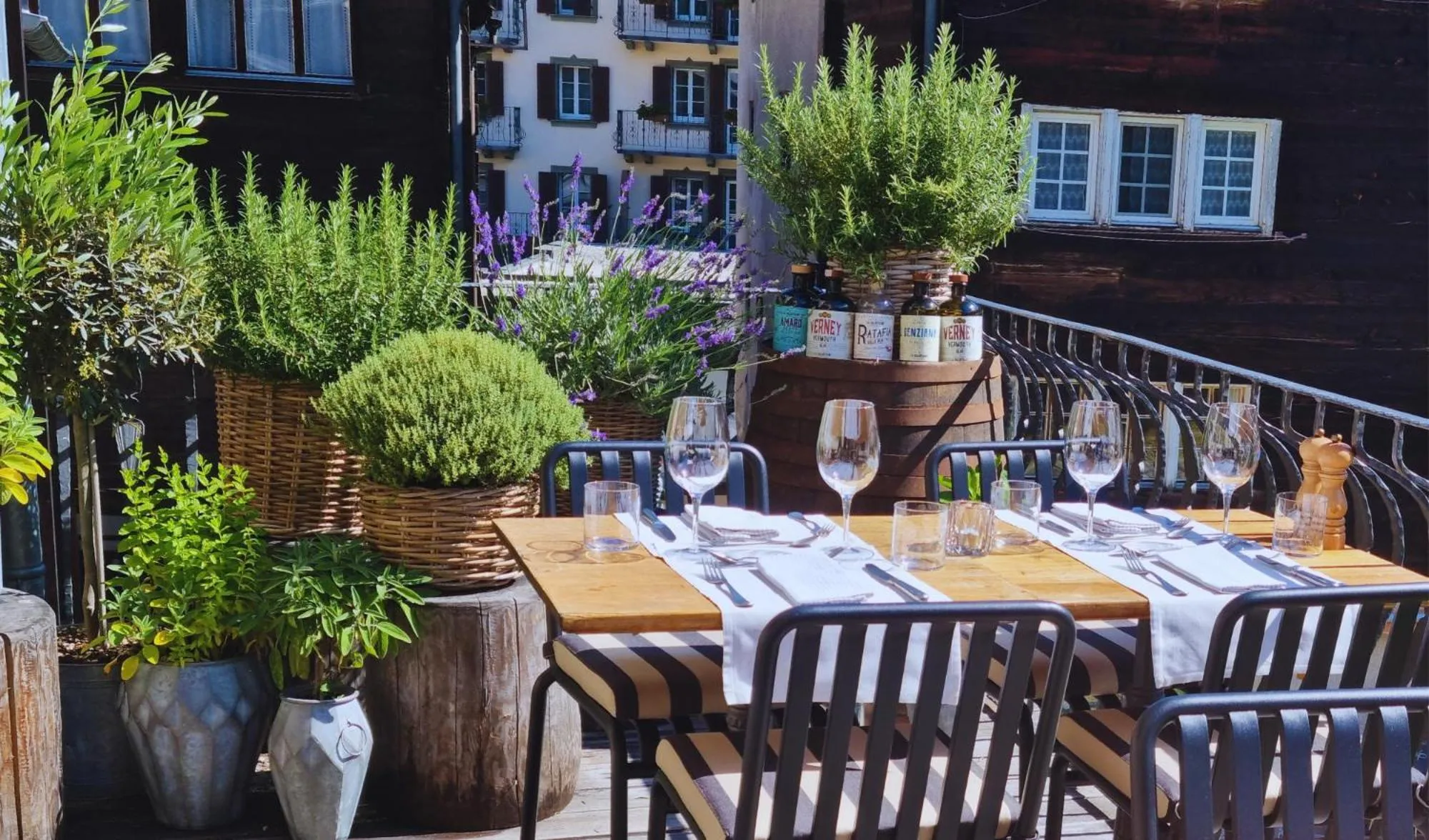 Restaurant/places to eat in Unique Hotel Post