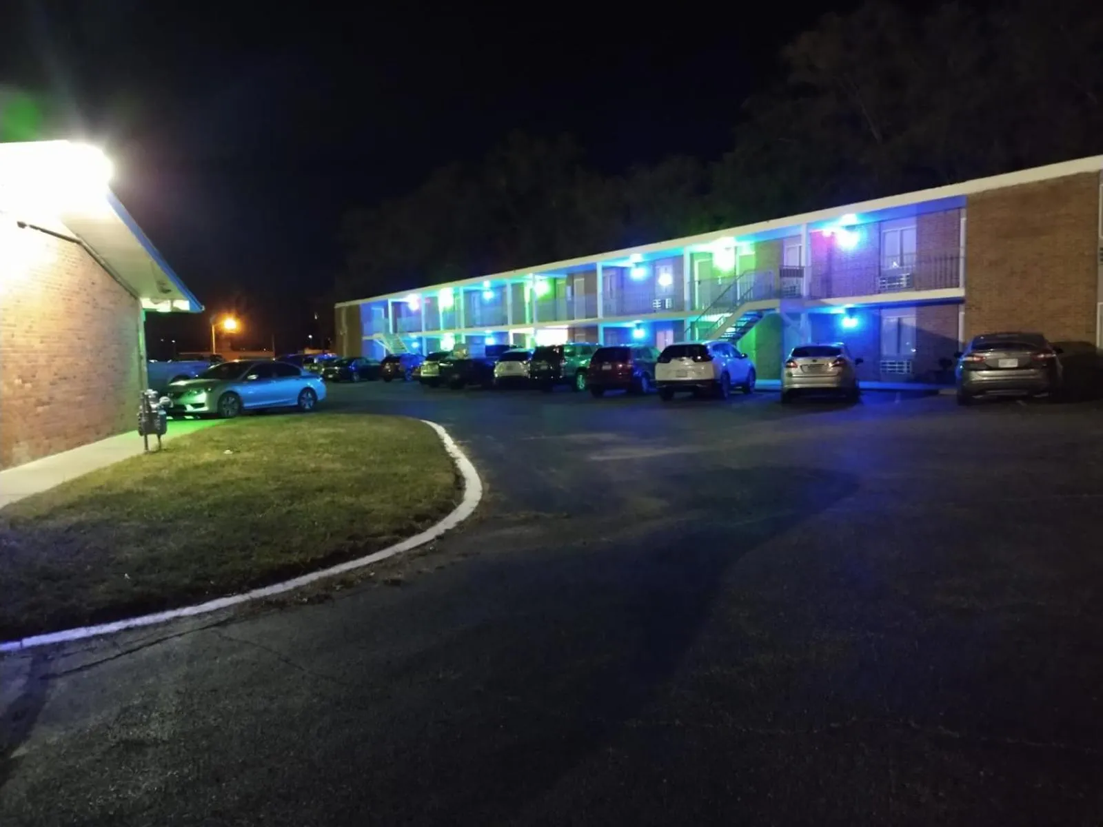 Parking in Grandview Plaza Inn