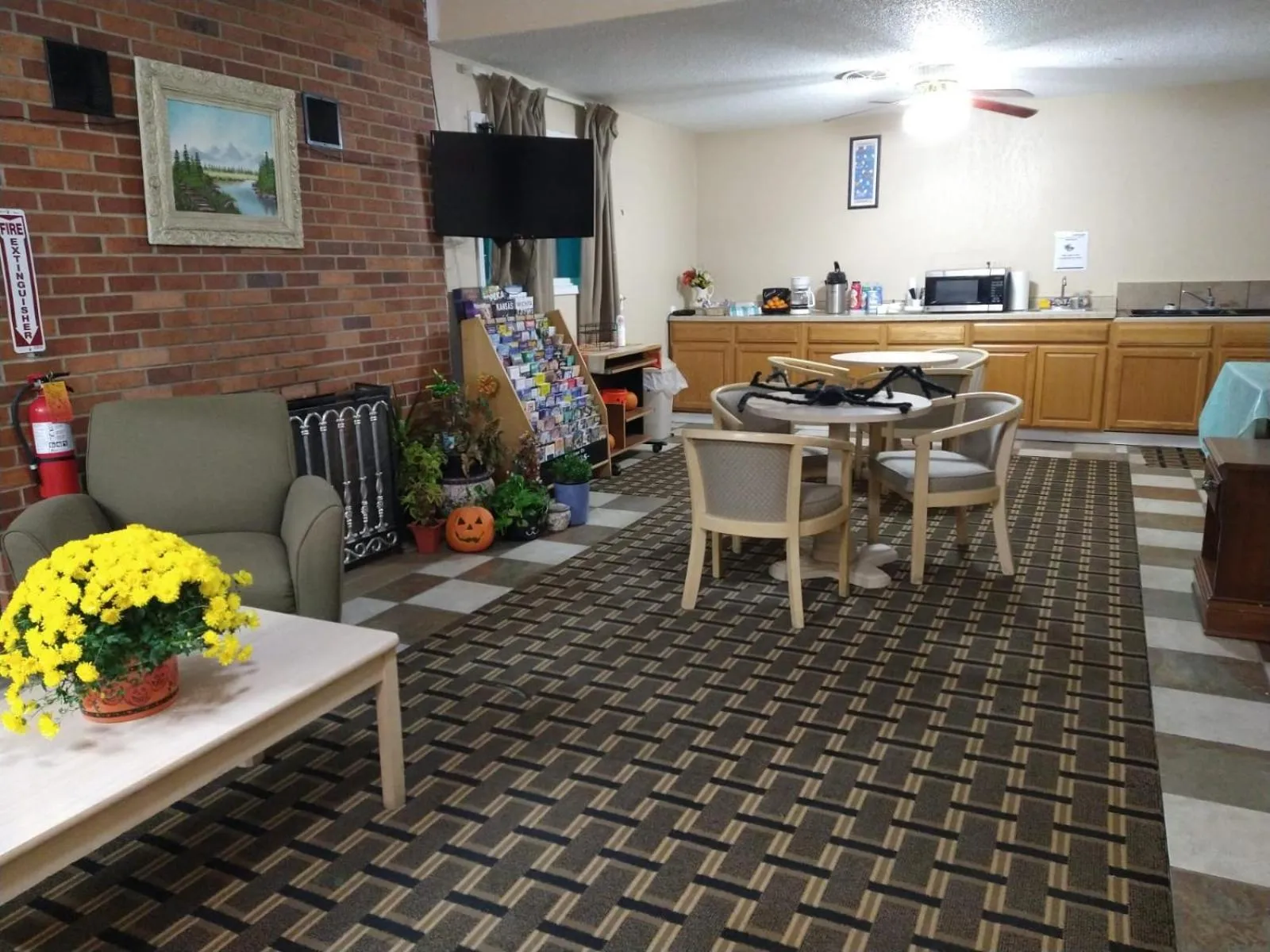 Breakfast in Grandview Plaza Inn