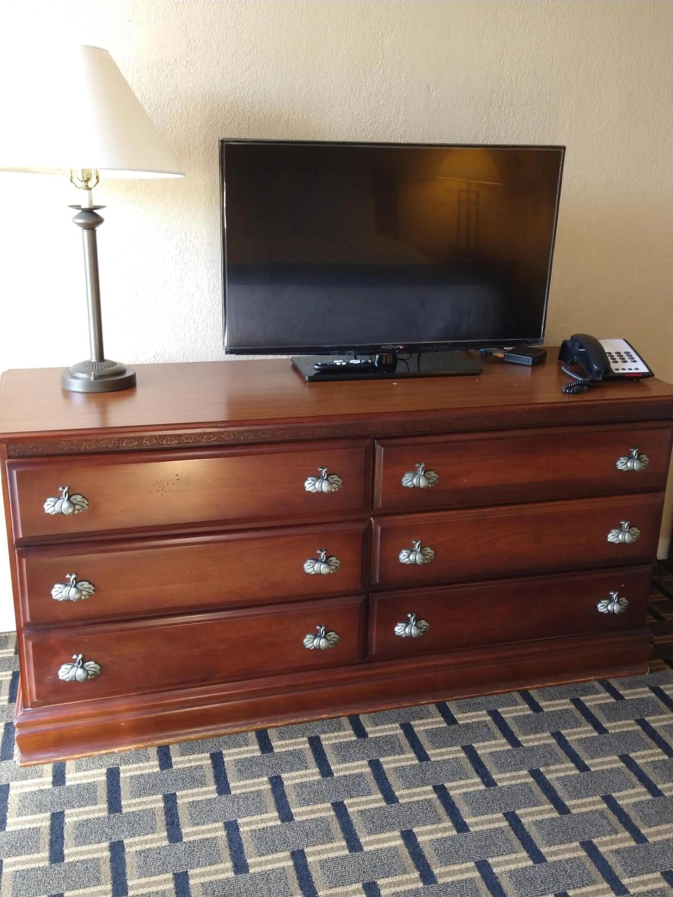 TV and multimedia in Grandview Plaza Inn