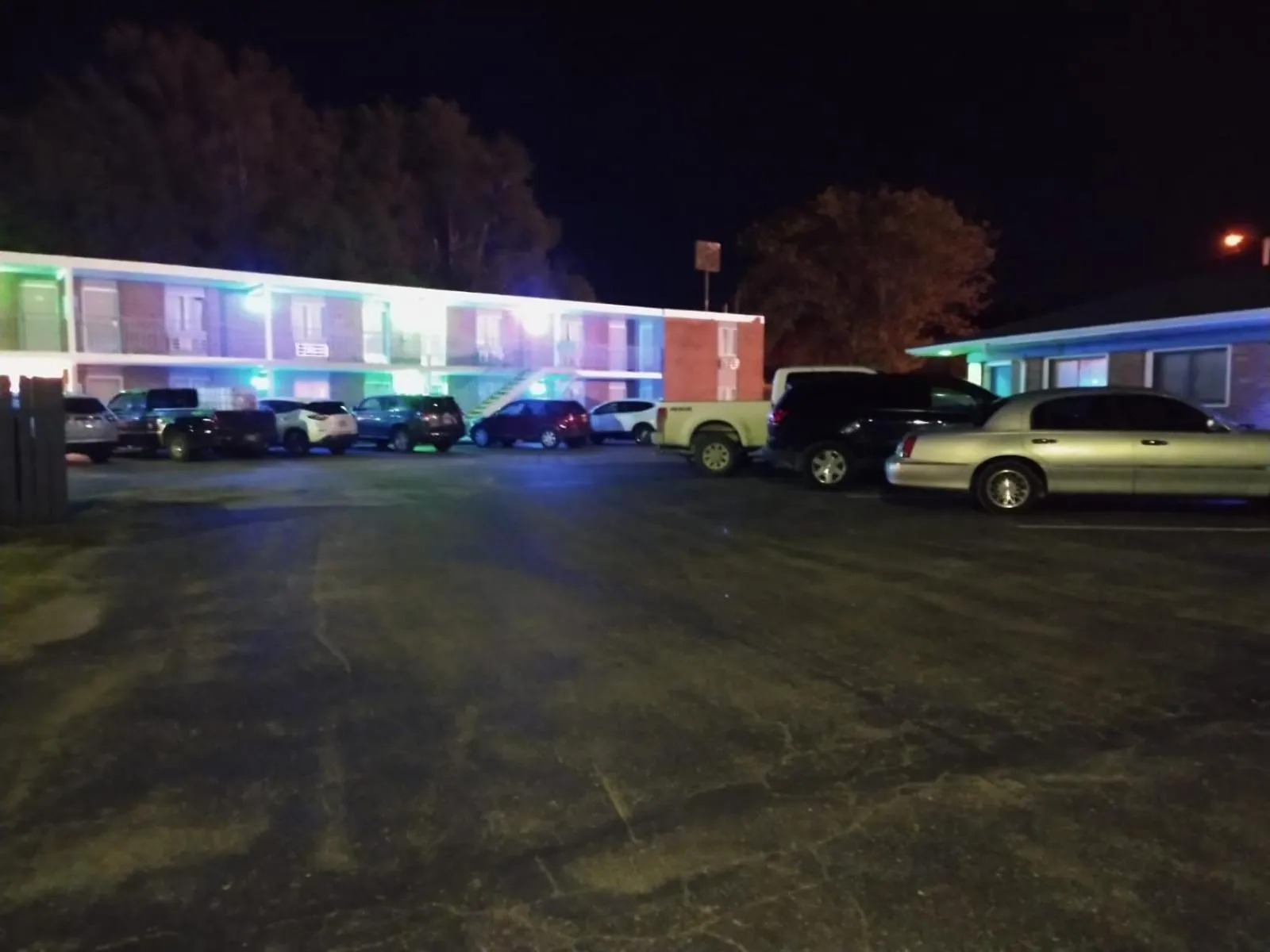 Parking in Grandview Plaza Inn