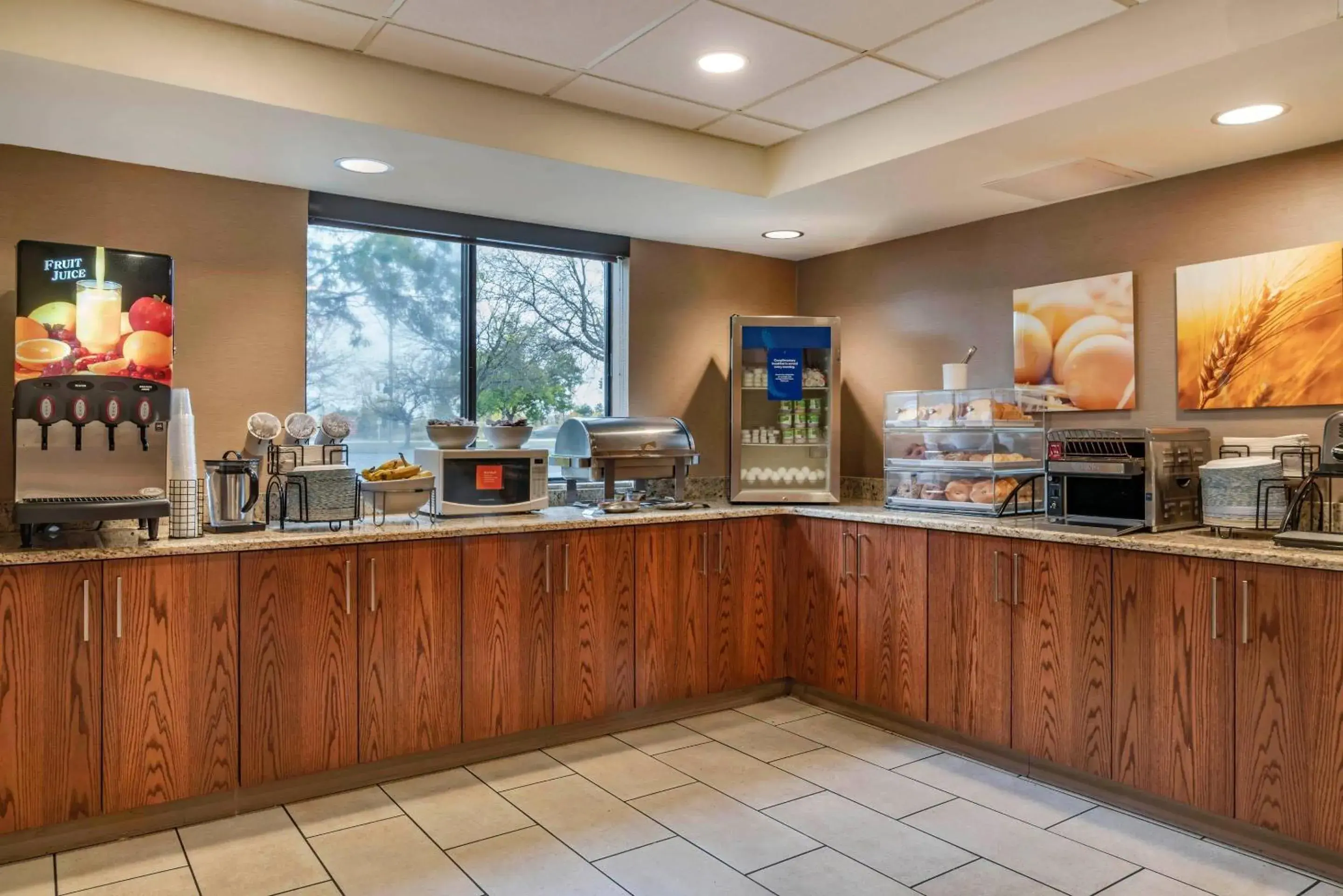 Breakfast in Comfort Inn University Breakfast in Comfort Inn University