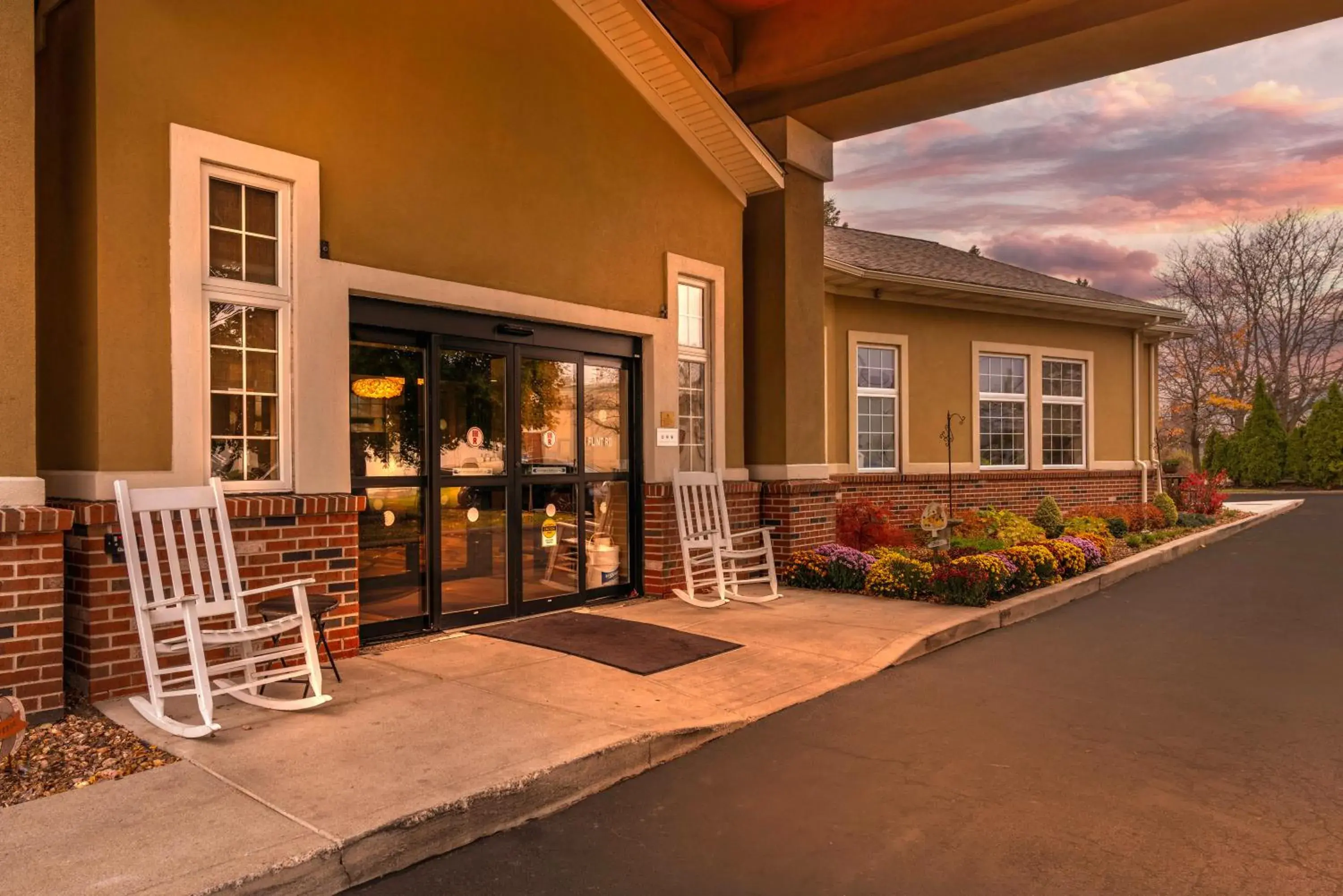 Property building in Comfort Inn University Property building in Comfort Inn University