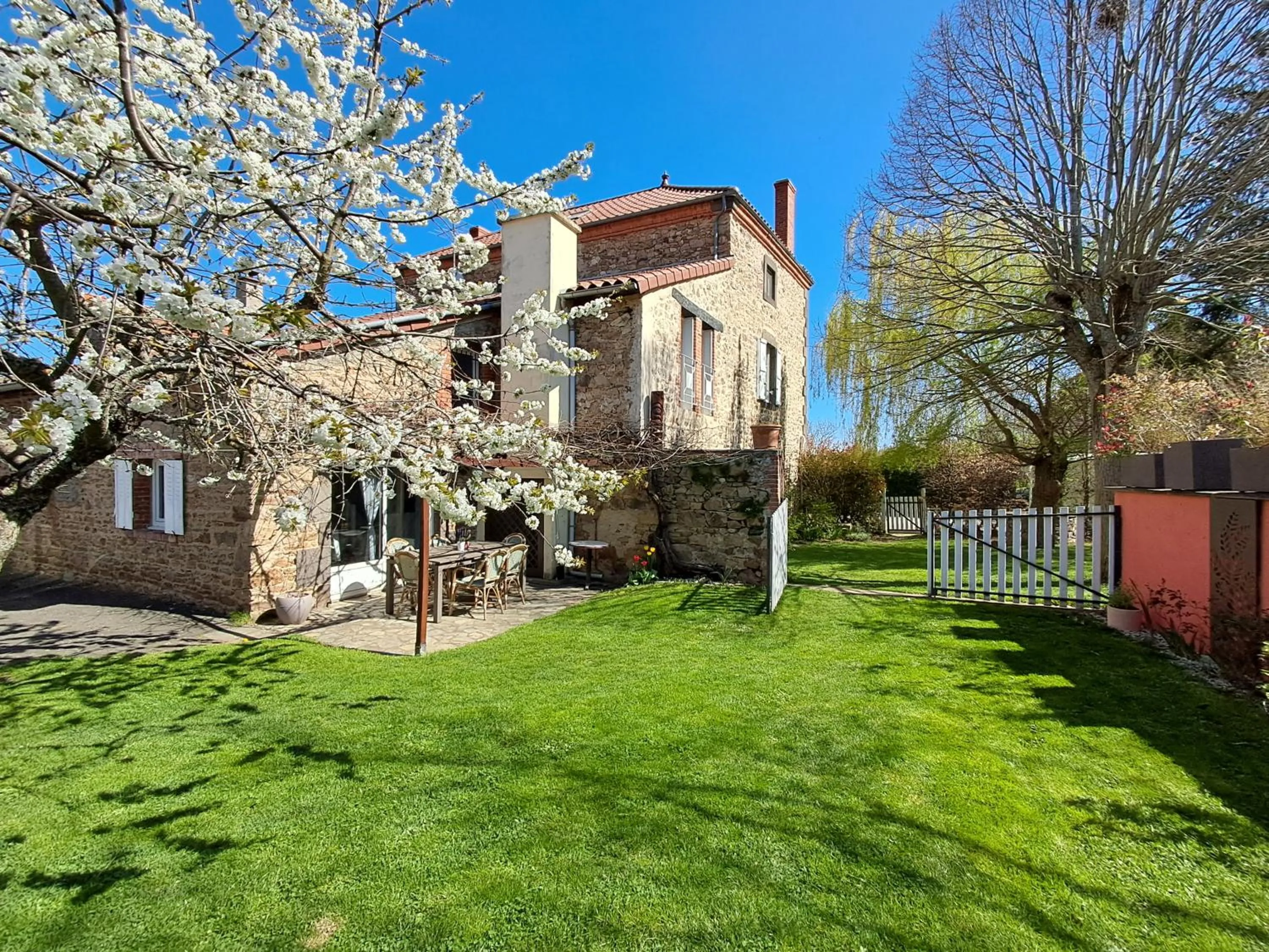 Garden in La maison de Maria