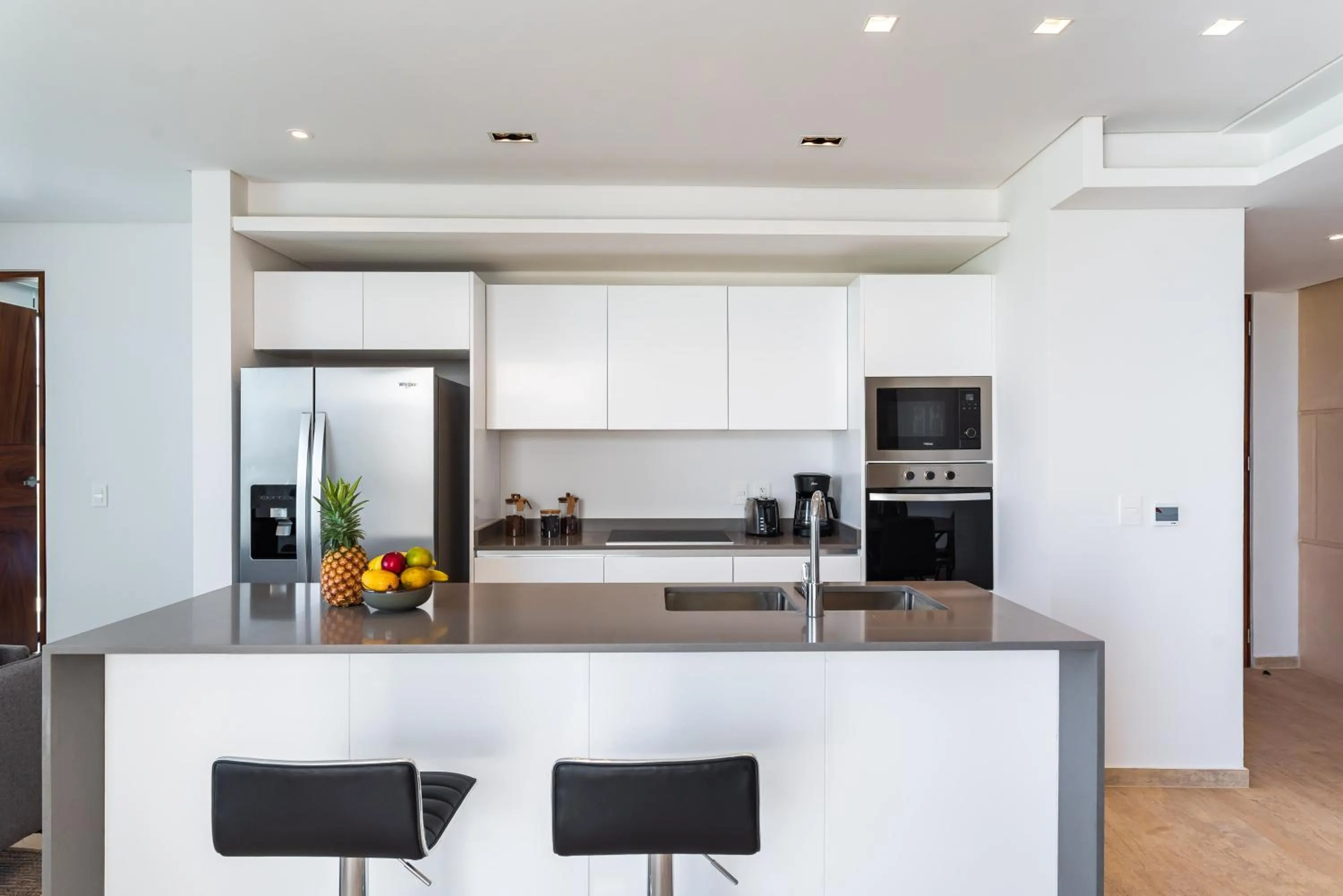 Kitchen or kitchenette in Central Park Lagunas by Sandy Powerful