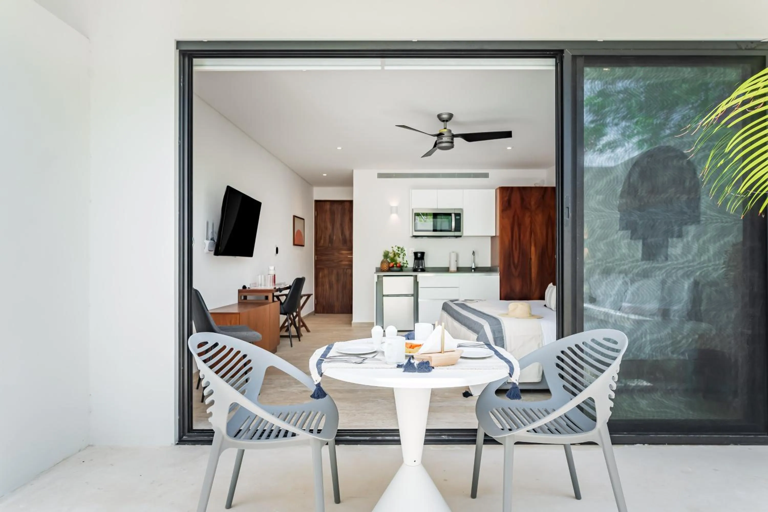 Living room in Central Park Lagunas by Sandy Powerful