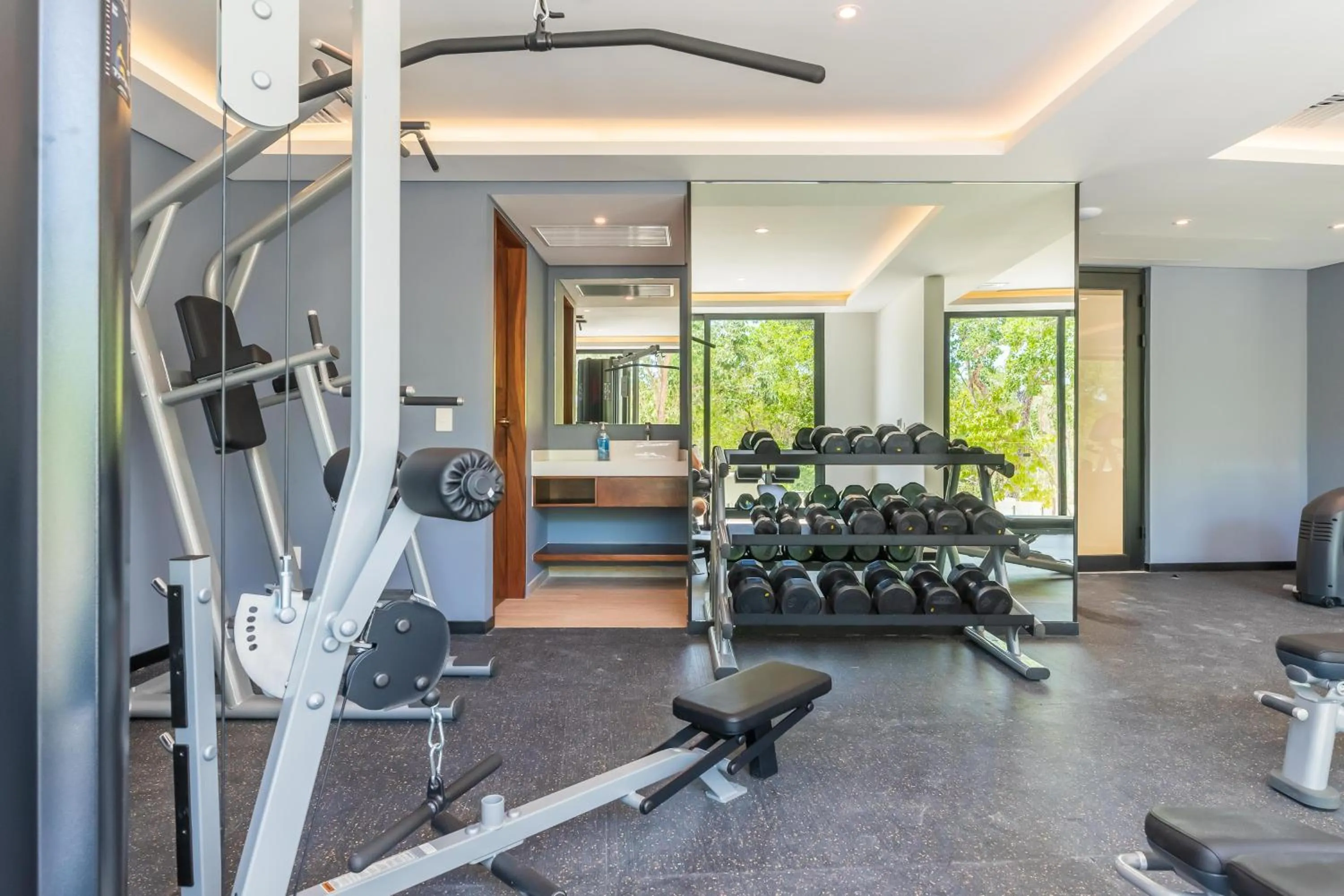 Fitness centre/facilities in Central Park Lagunas by Sandy Powerful