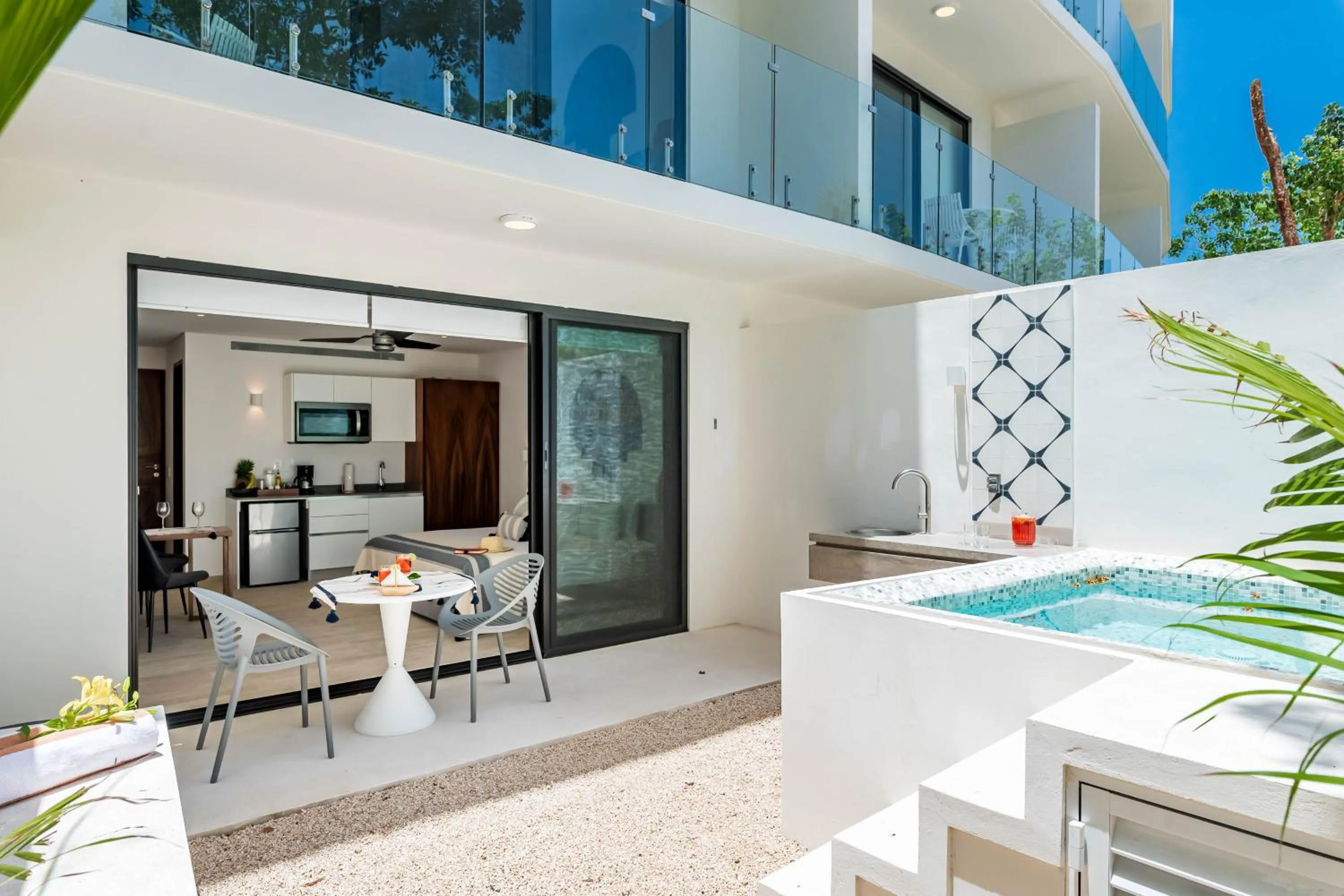 Patio in Central Park Lagunas by Sandy Powerful