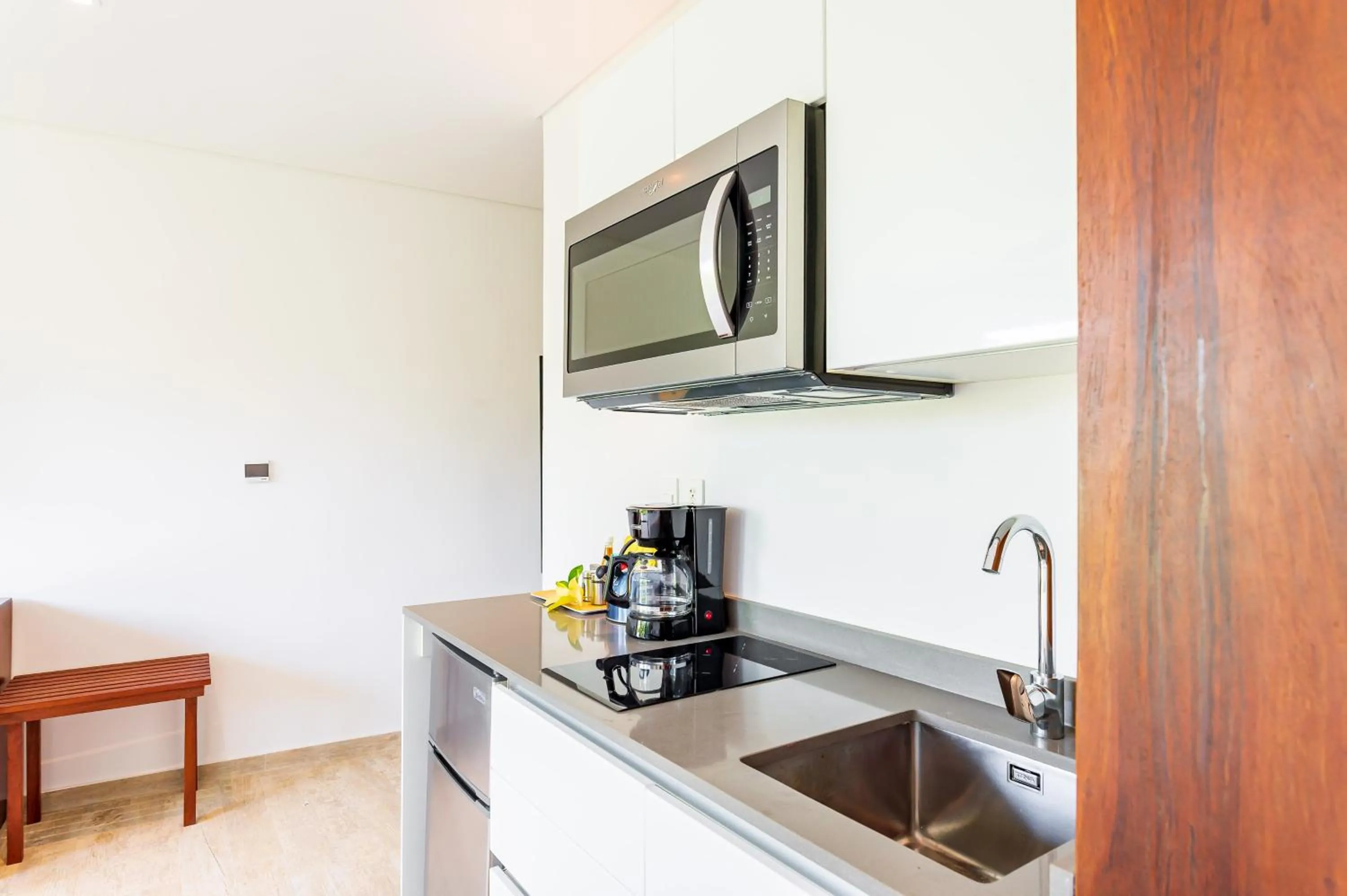 Kitchen or kitchenette in Central Park Lagunas by Sandy Powerful