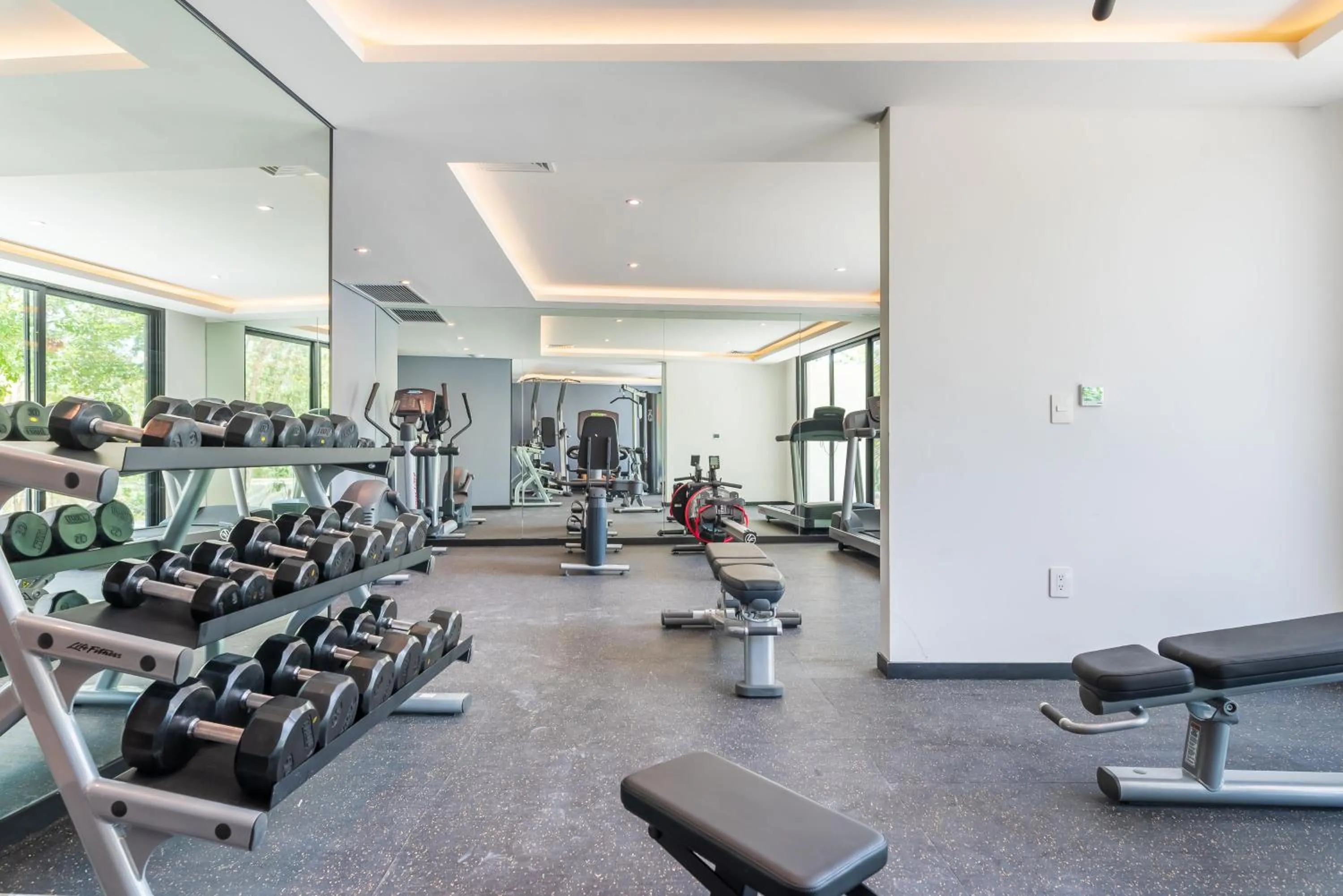Fitness centre/facilities in Central Park Lagunas by Sandy Powerful