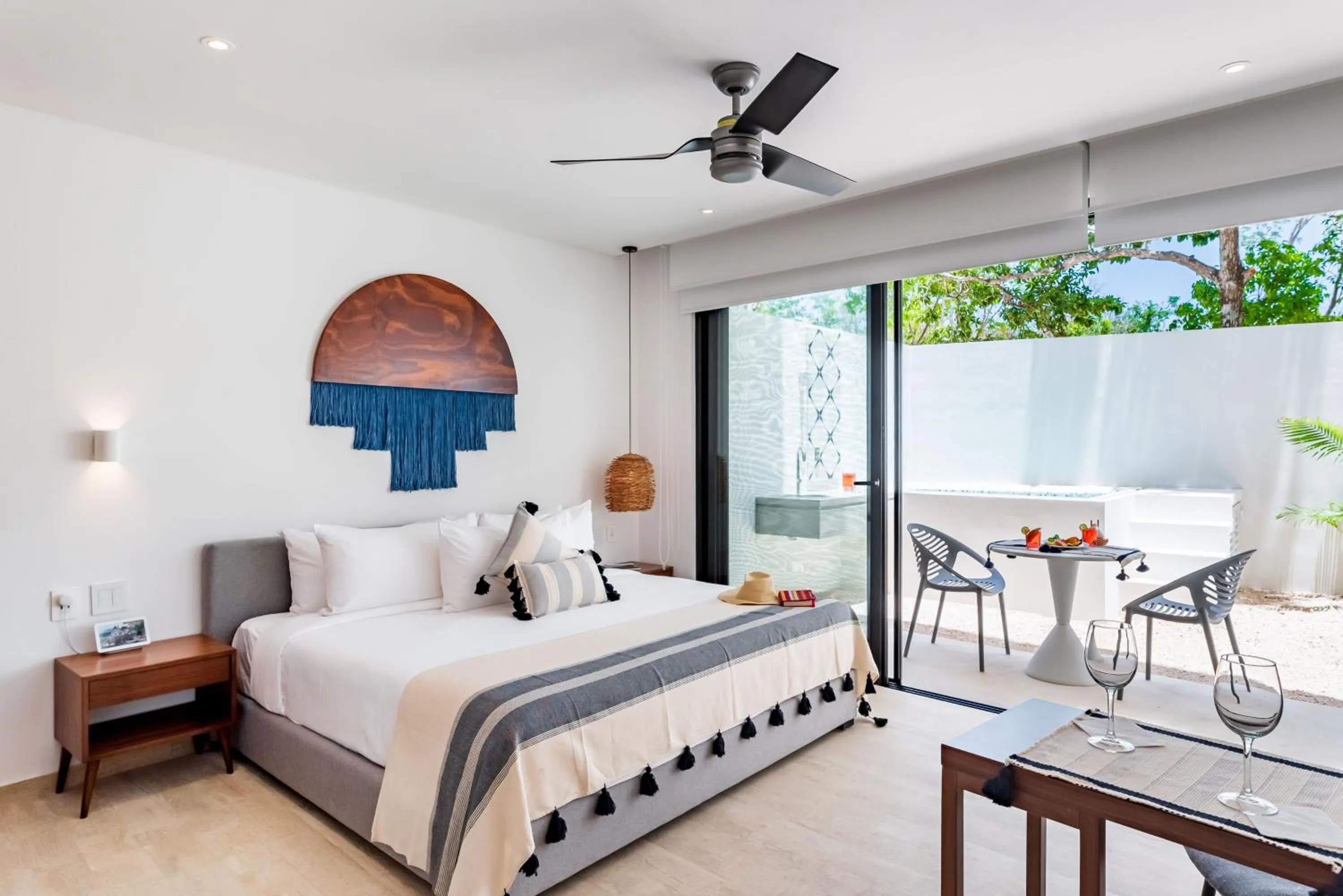 Bedroom, Bed in Central Park Lagunas by Sandy Powerful