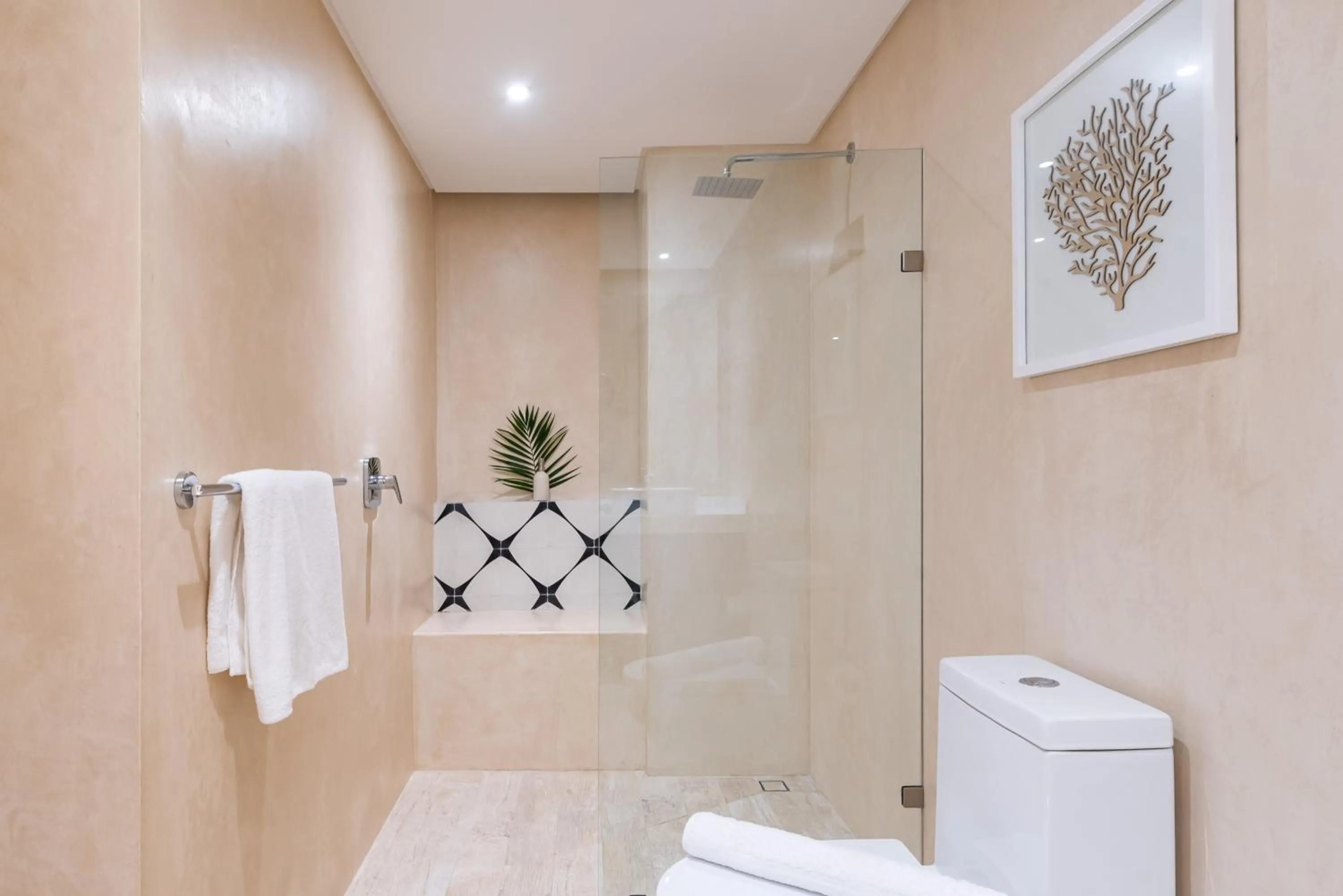 Bathroom in Central Park Lagunas by Sandy Powerful