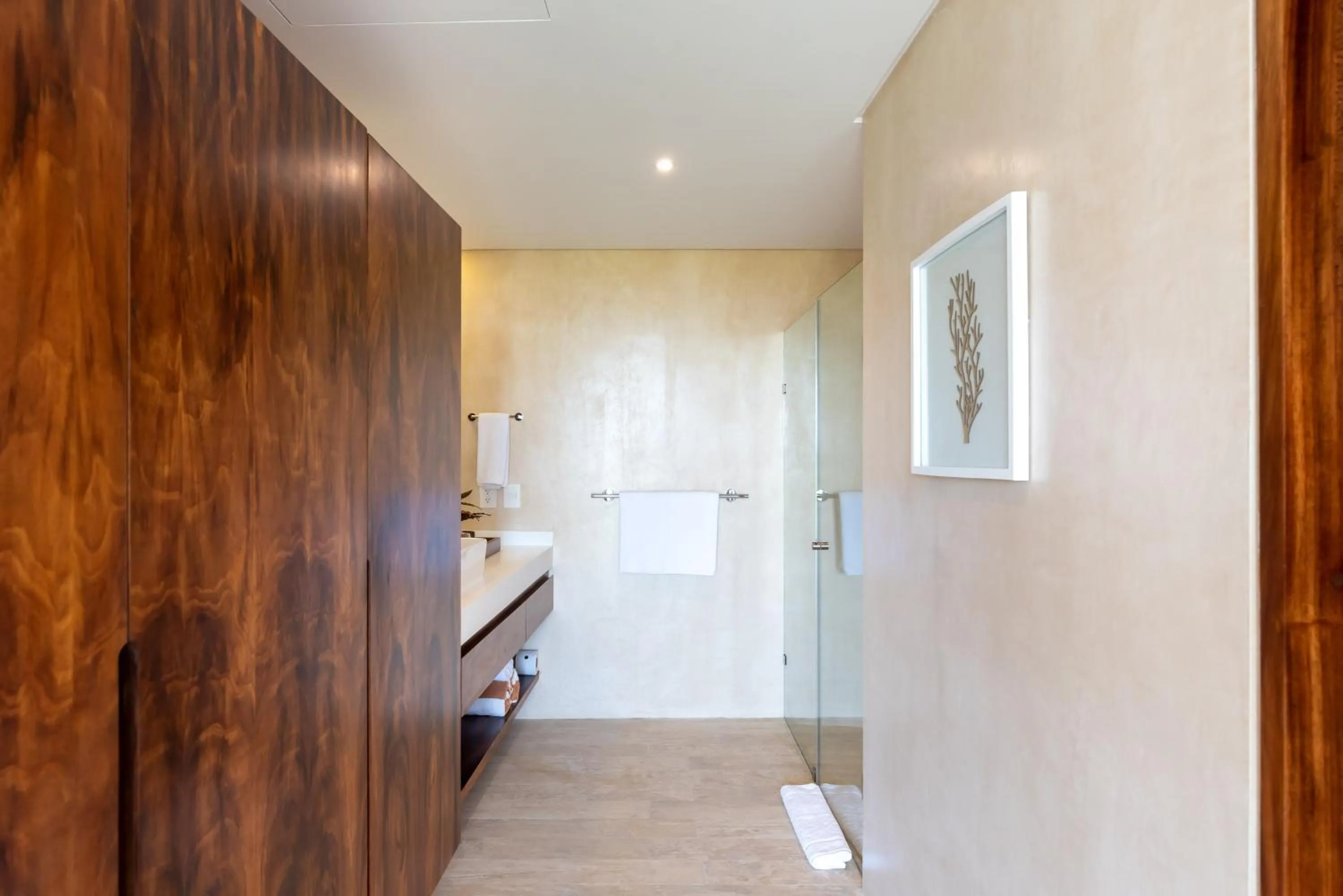 Bathroom in Central Park Lagunas by Sandy Powerful