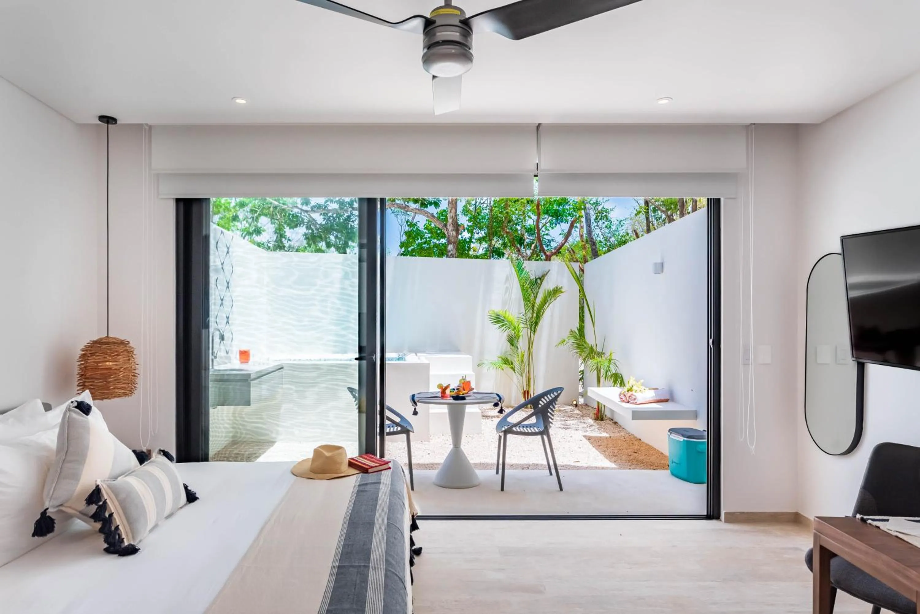 Bedroom in Central Park Lagunas by Sandy Powerful