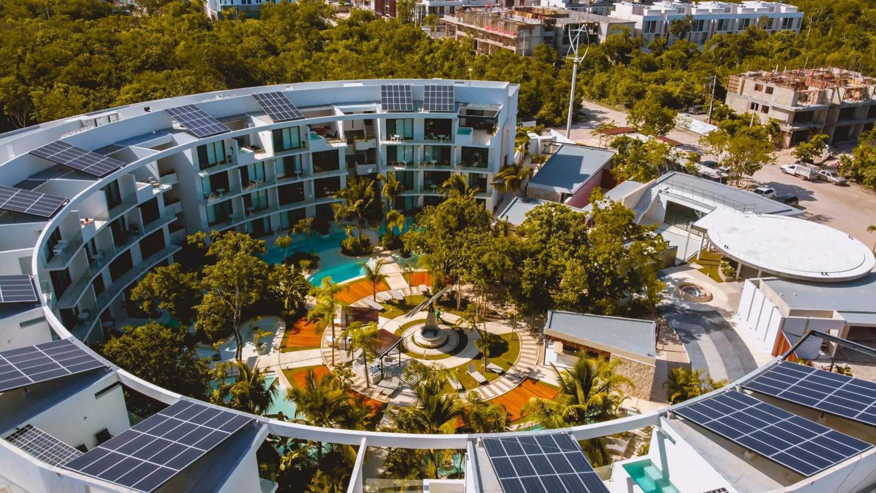 Property building in Central Park Lagunas by Sandy Powerful