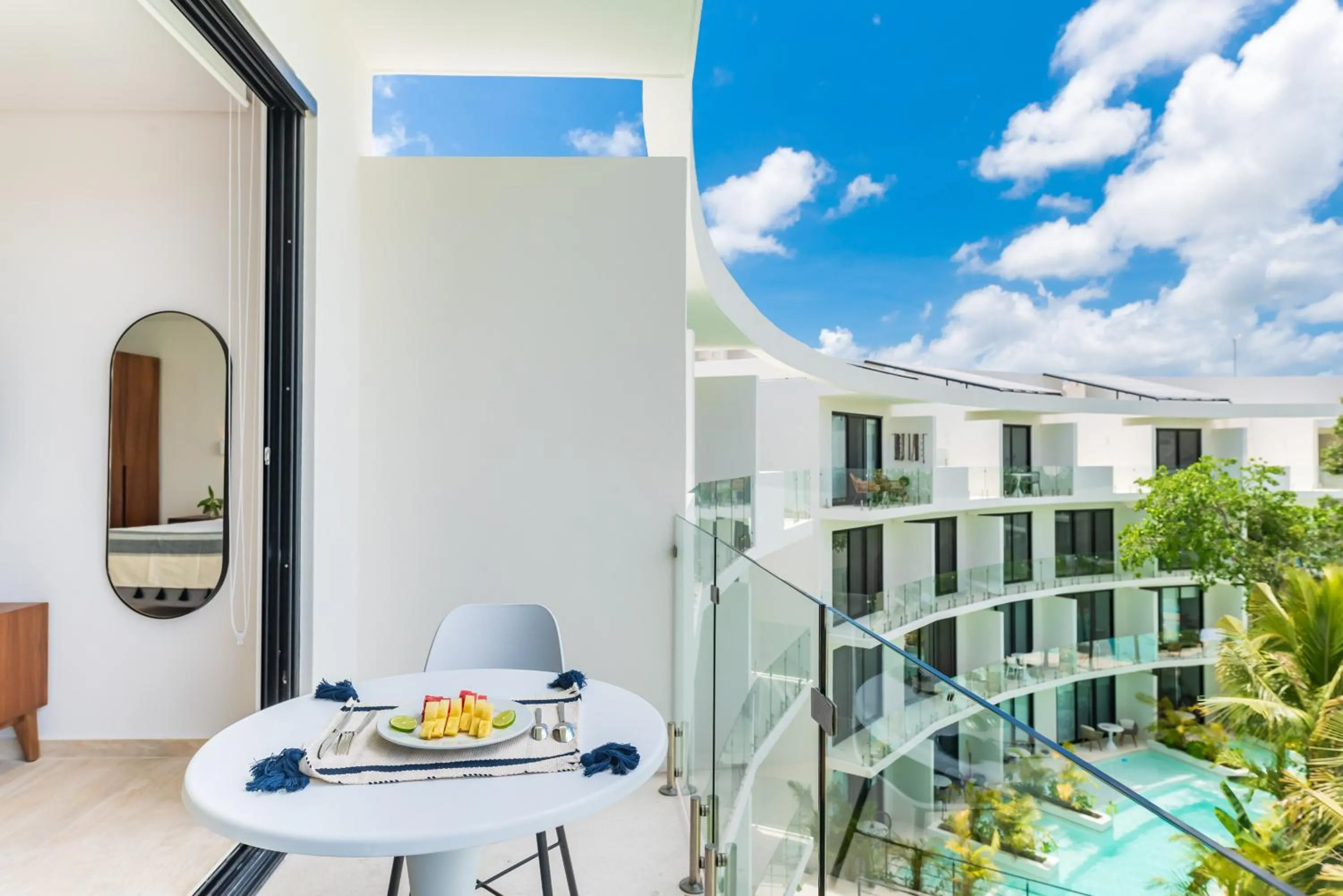 Balcony/Terrace in Central Park Lagunas by Sandy Powerful