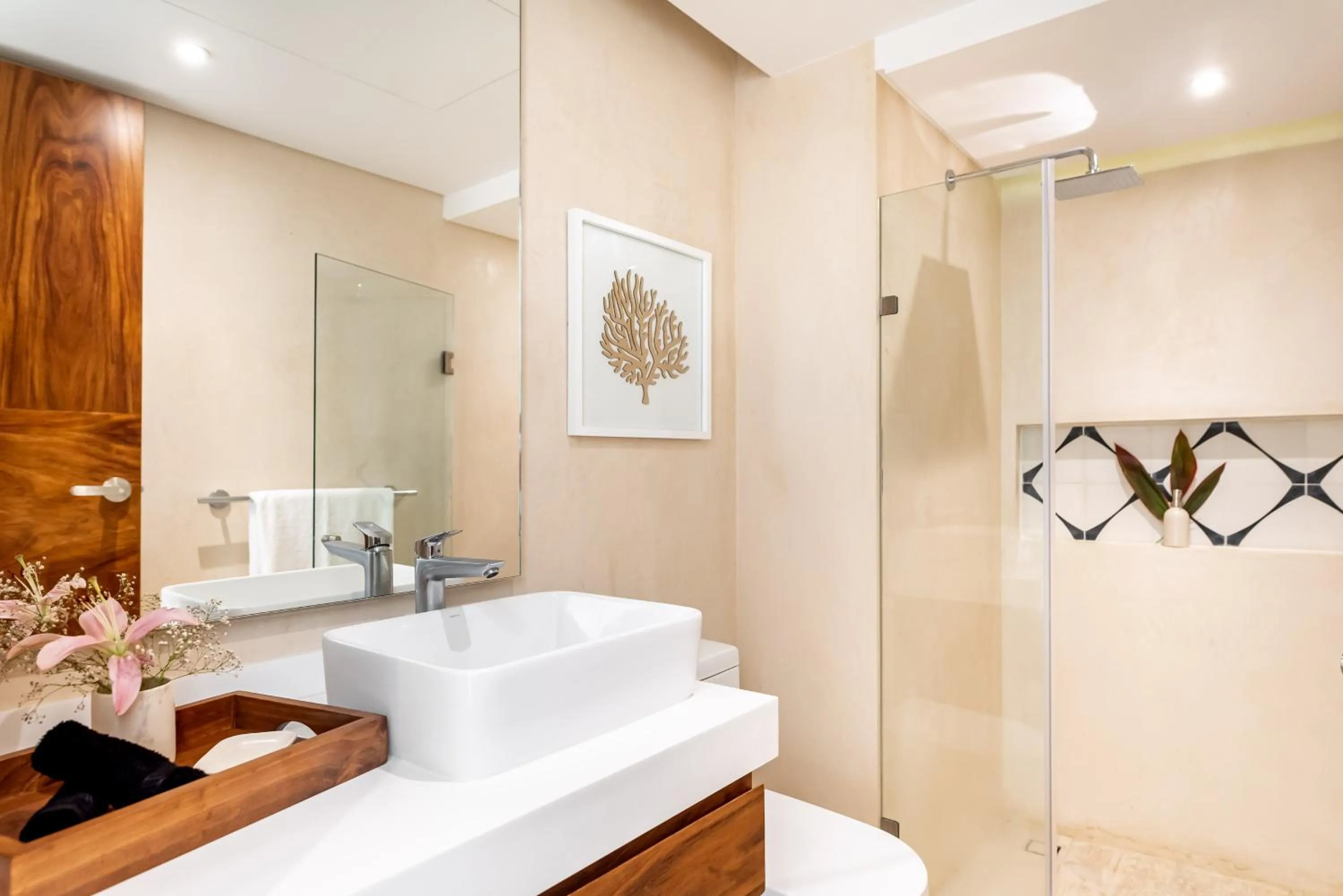 Bathroom in Central Park Lagunas by Sandy Powerful