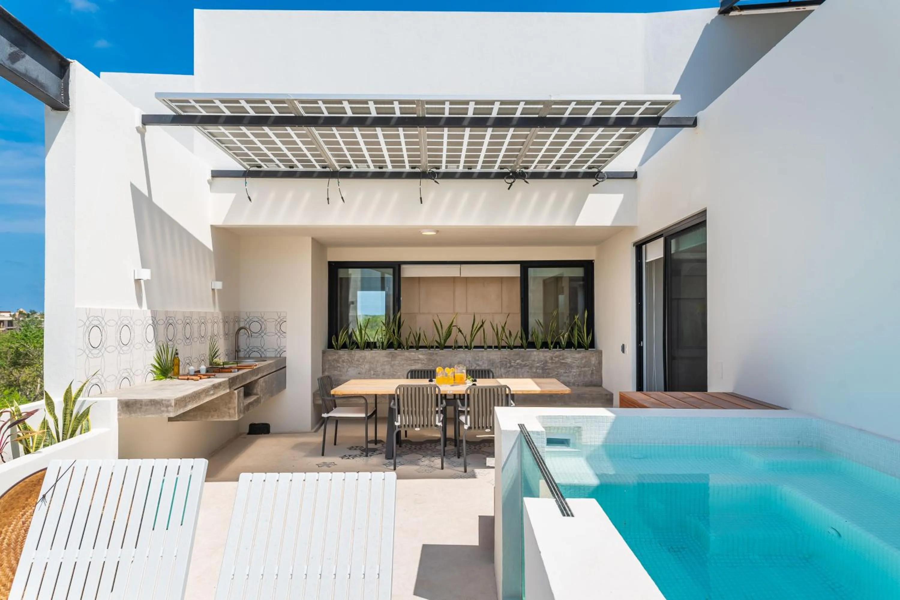 Living room in Central Park Lagunas by Sandy Powerful